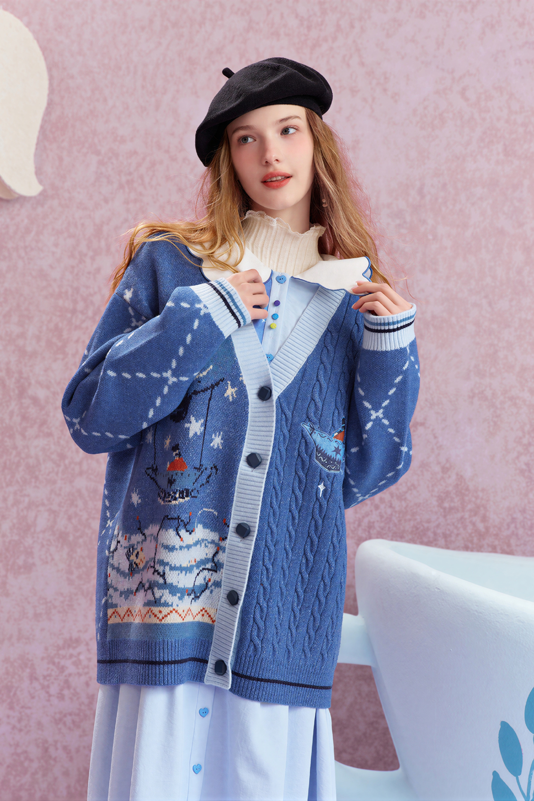 Jacquard blue V-neck knitted cardigan