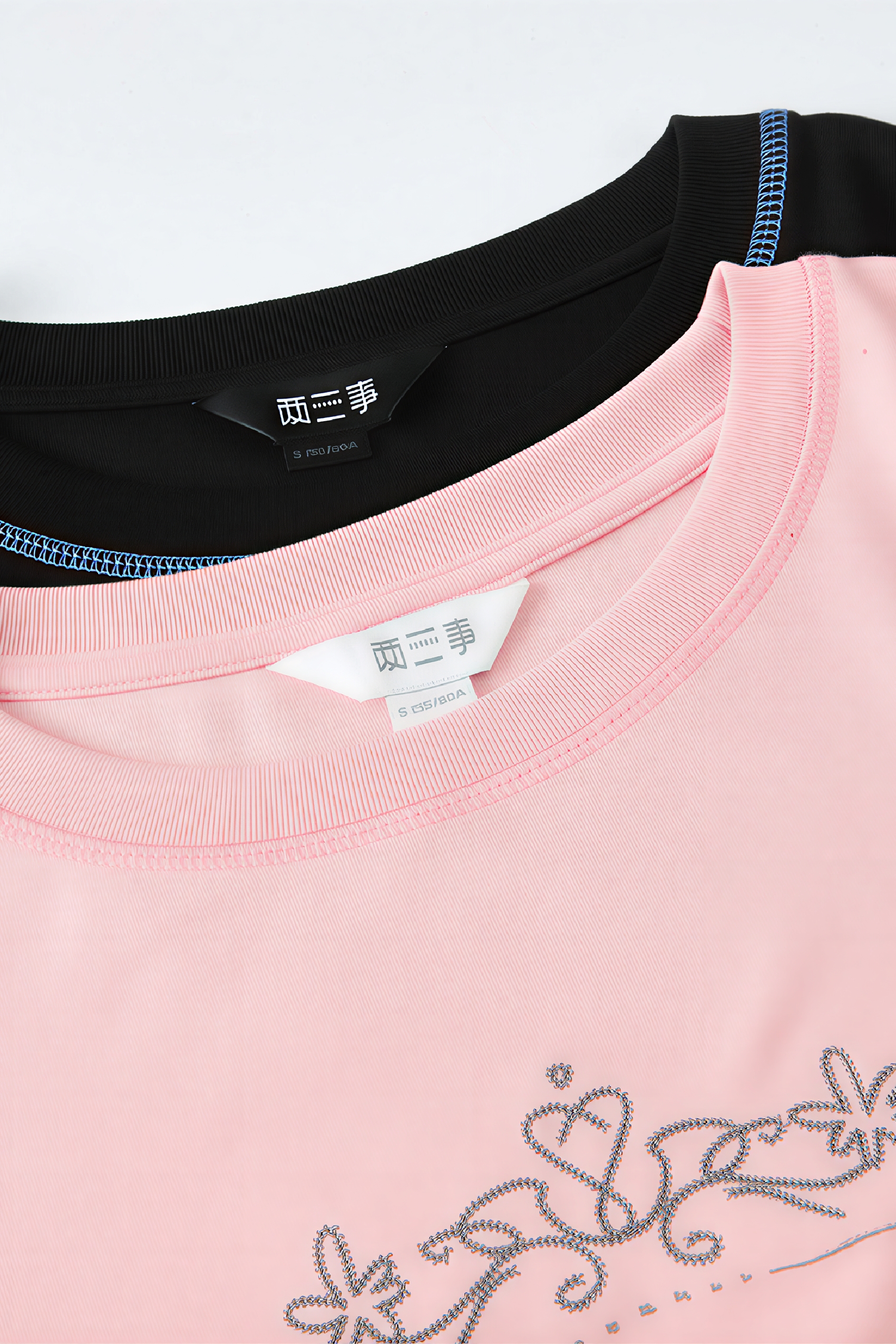 ヴィンテージプリントのフェイクレイヤードTシャツ