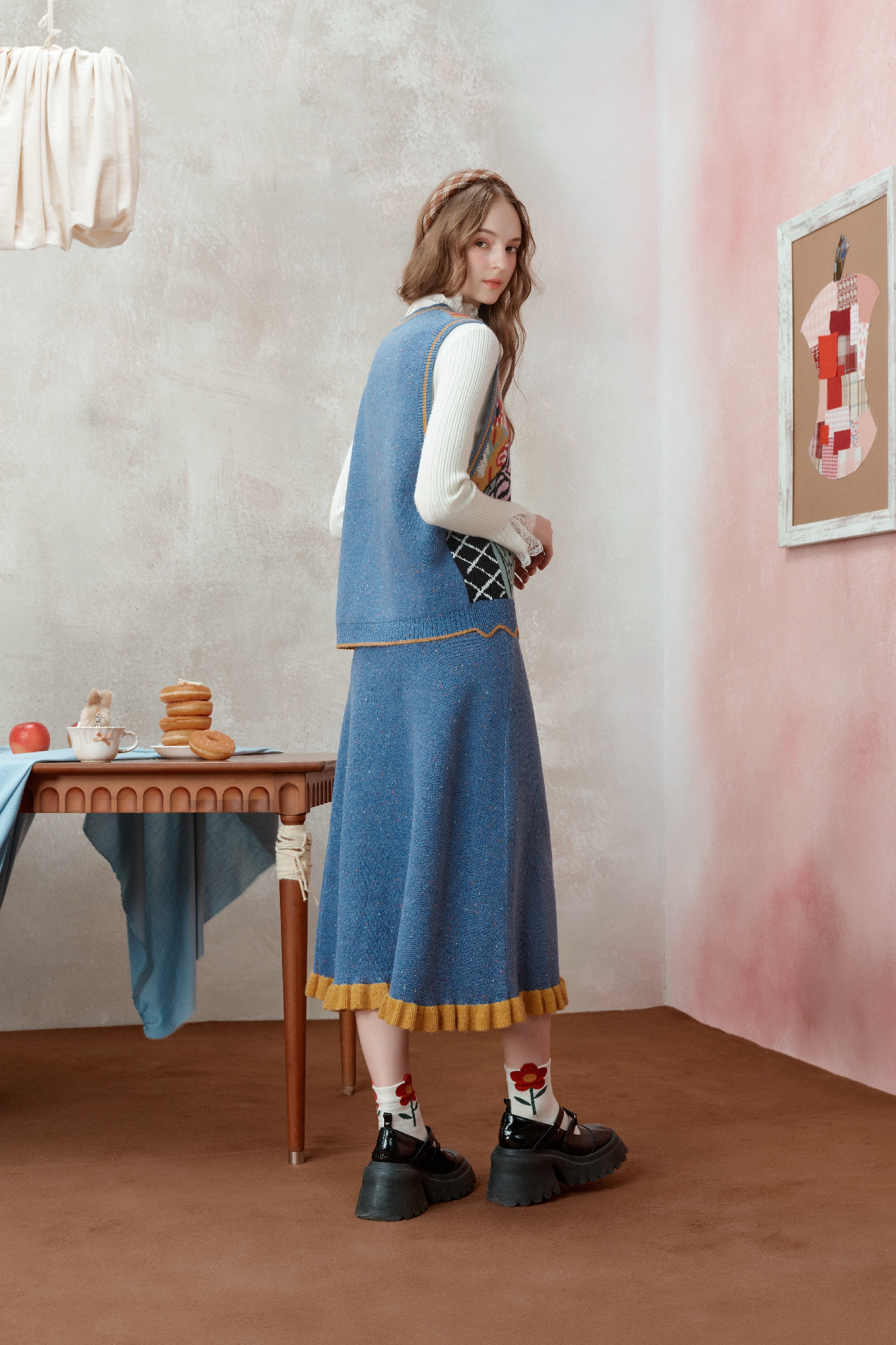 Knitted vest and skirt two-piece set