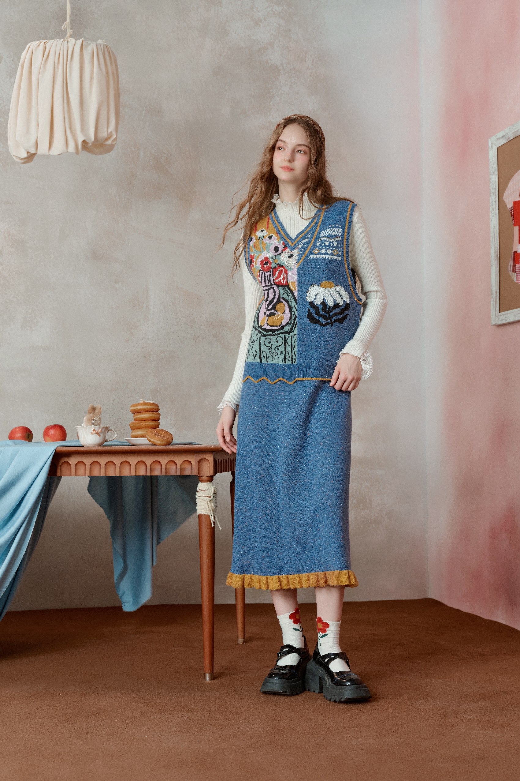 Knitted vest and skirt two-piece set