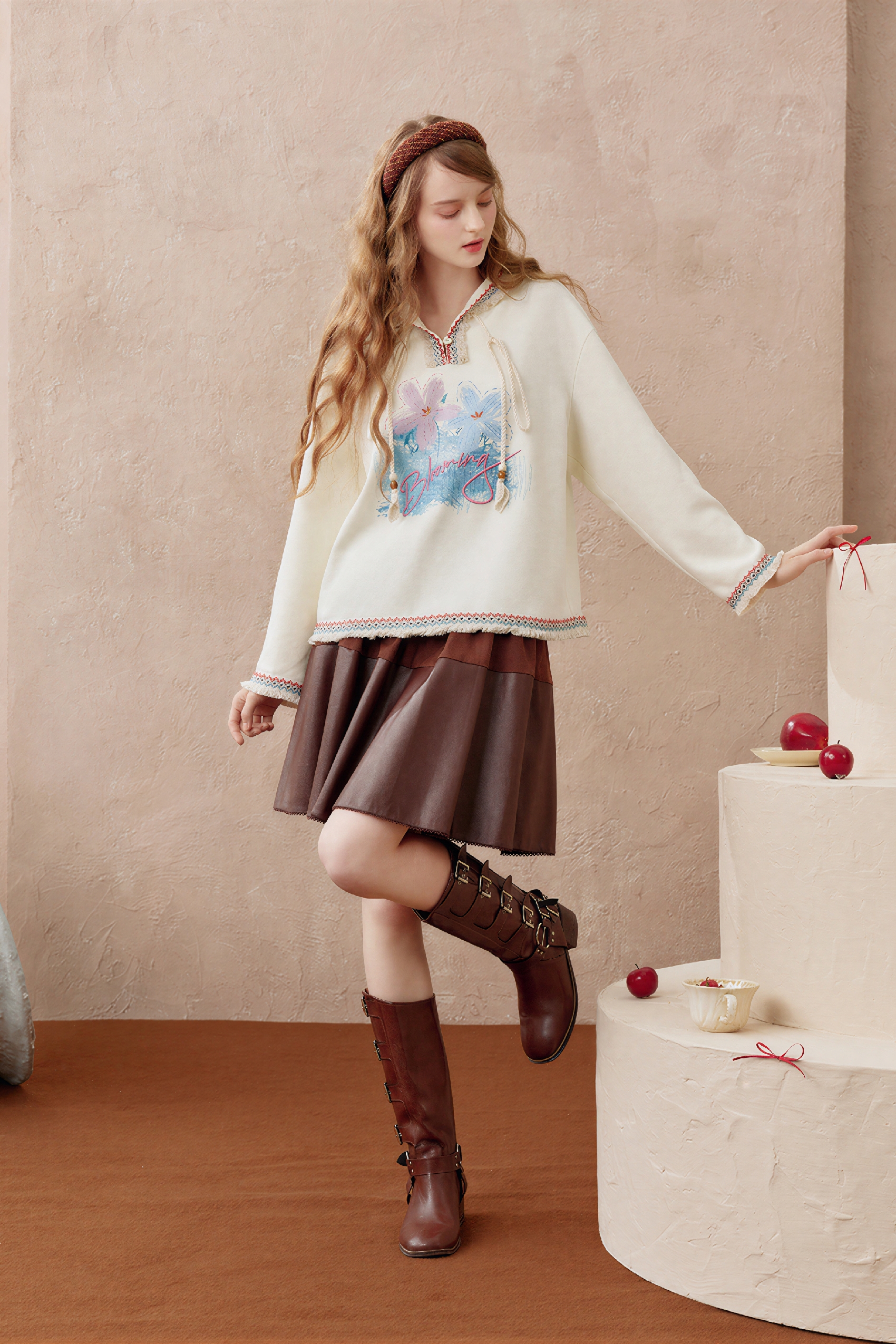 Hooded Relaxed White Sweatshirt