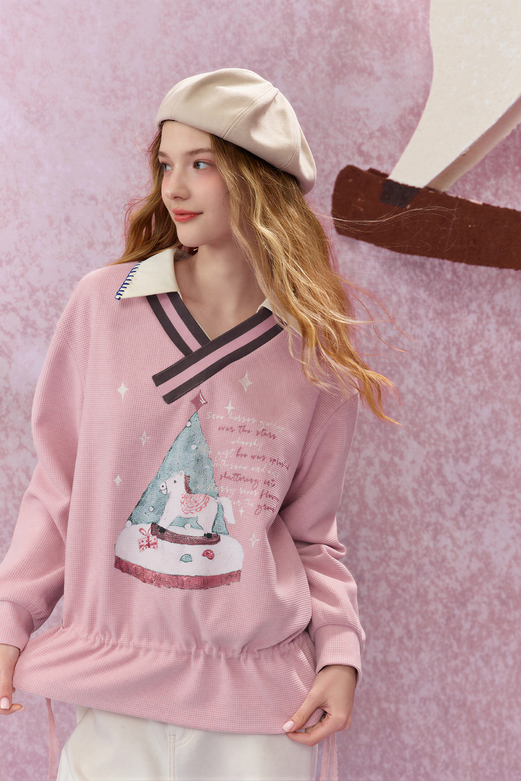 Loose-fitting V-neck pullover sweatshirt