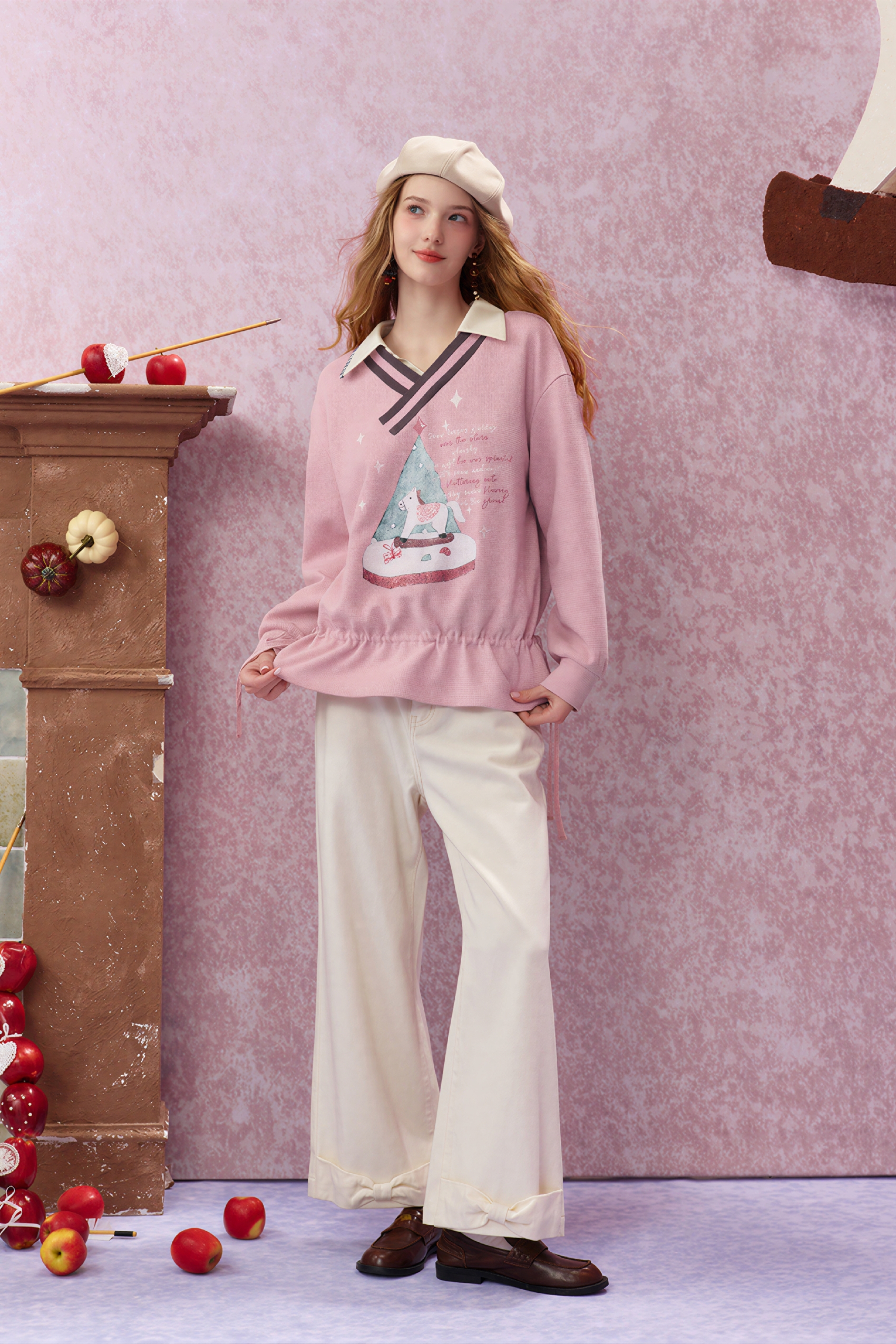 Loose-fitting V-neck pullover sweatshirt