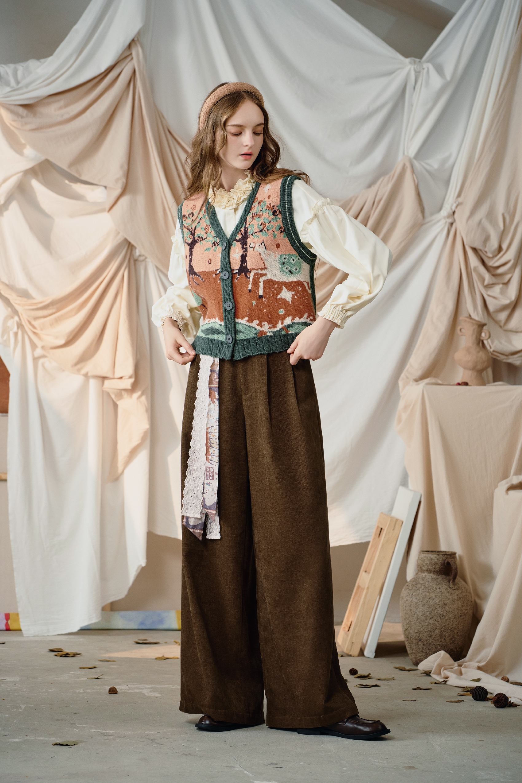 Vintage jacquard sleeveless knitted cardigan