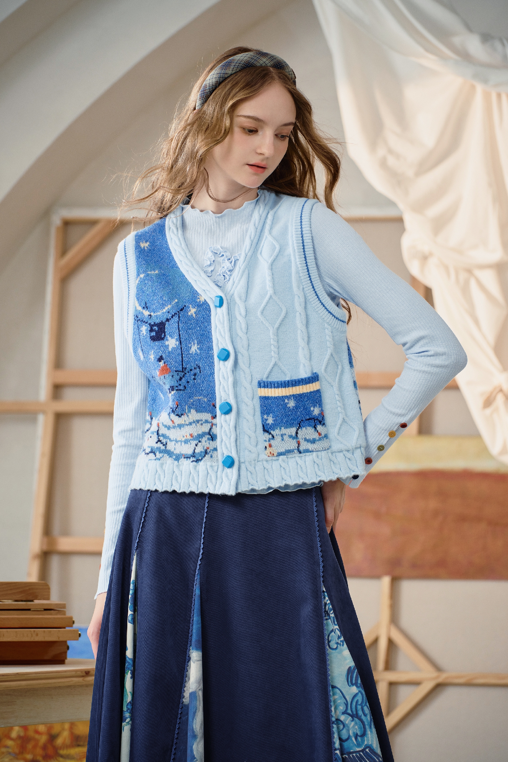 Vintage jacquard sleeveless knitted cardigan