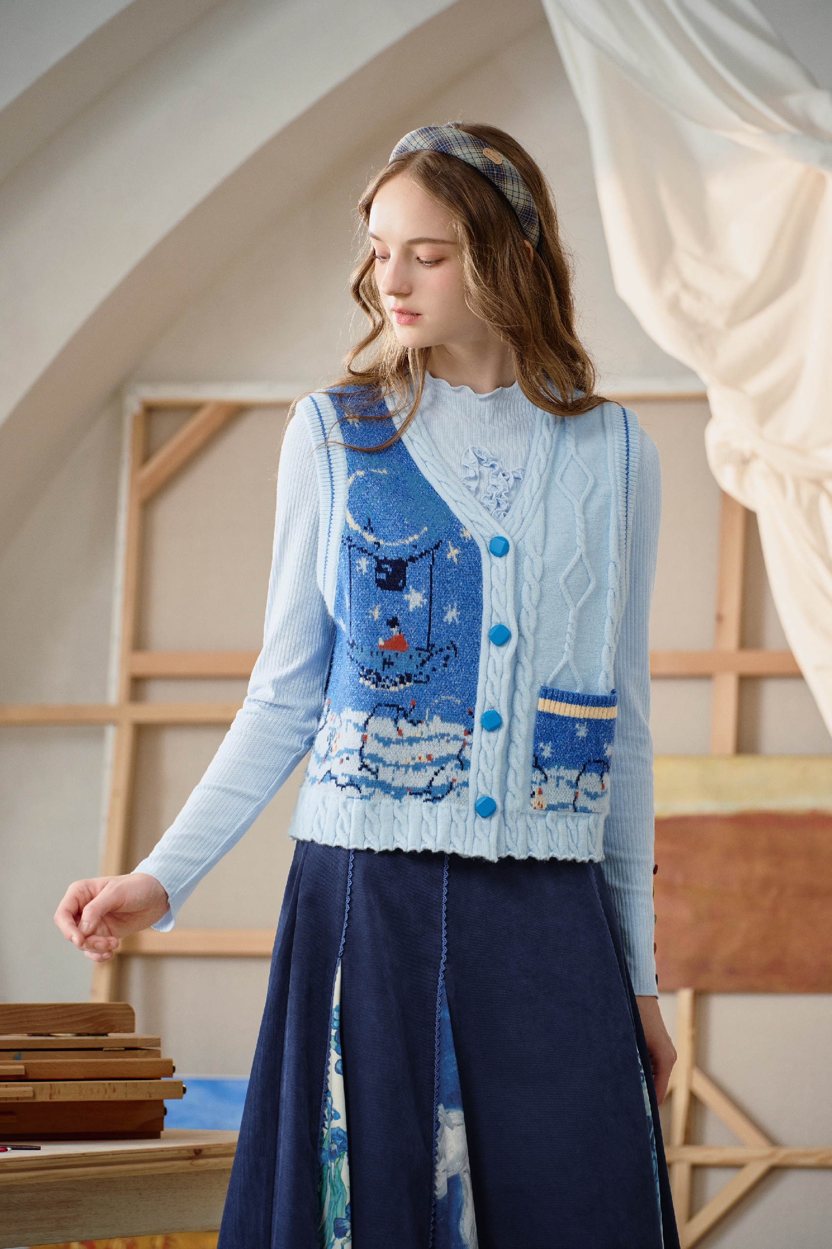 Vintage jacquard sleeveless knitted cardigan