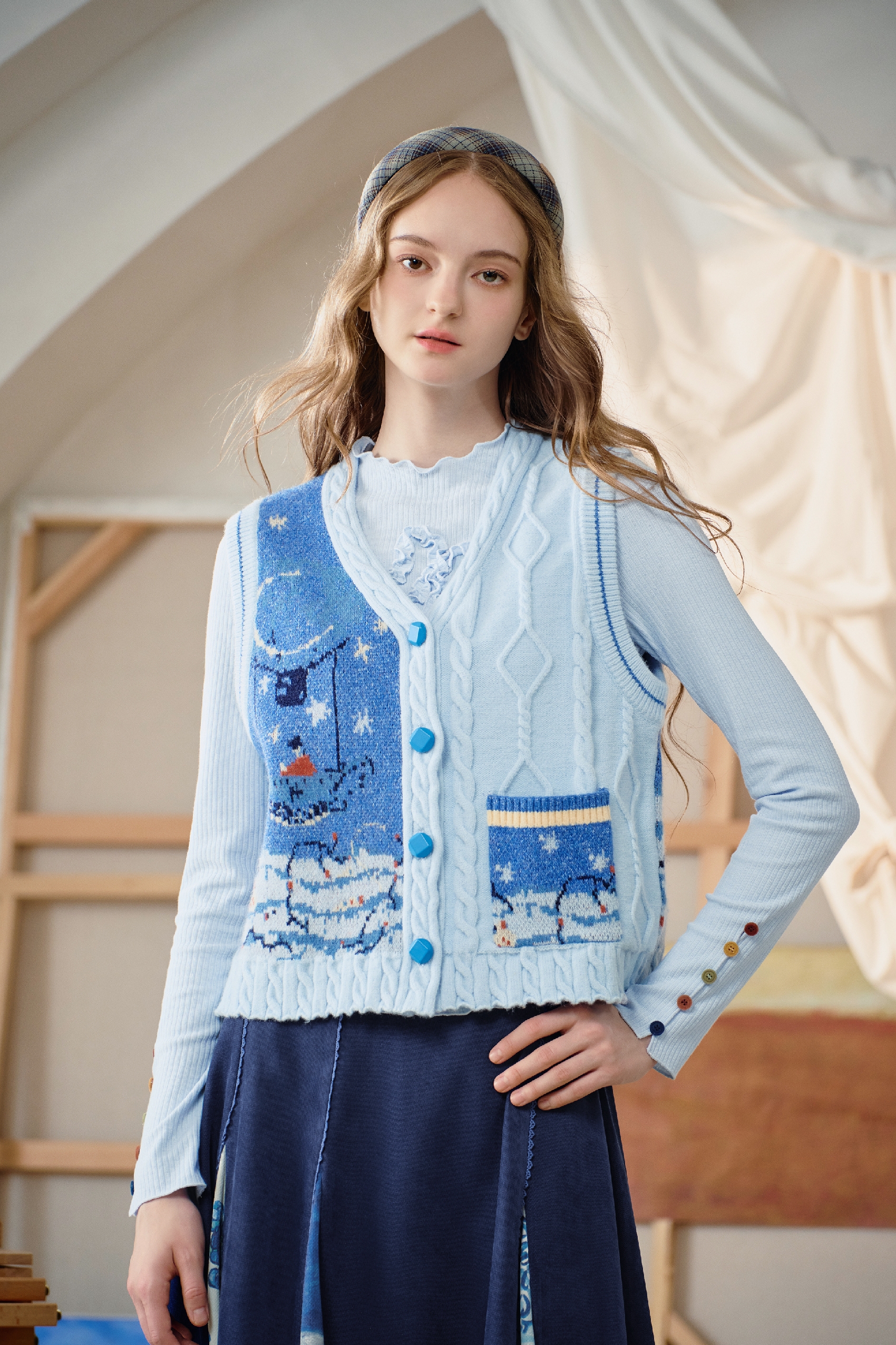 Vintage jacquard sleeveless knitted cardigan