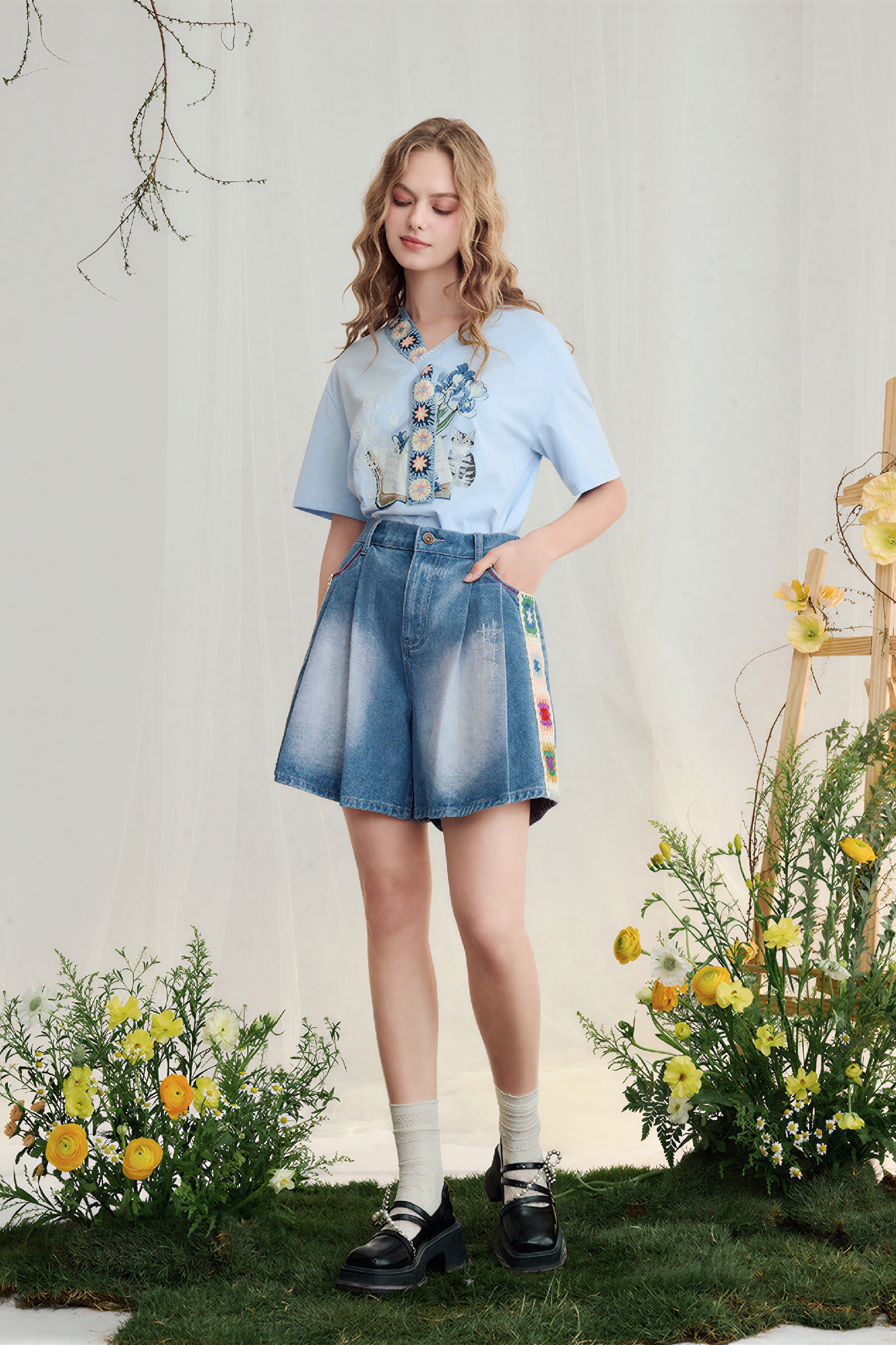 Lightweight High-Waisted Wide-Leg Jeans