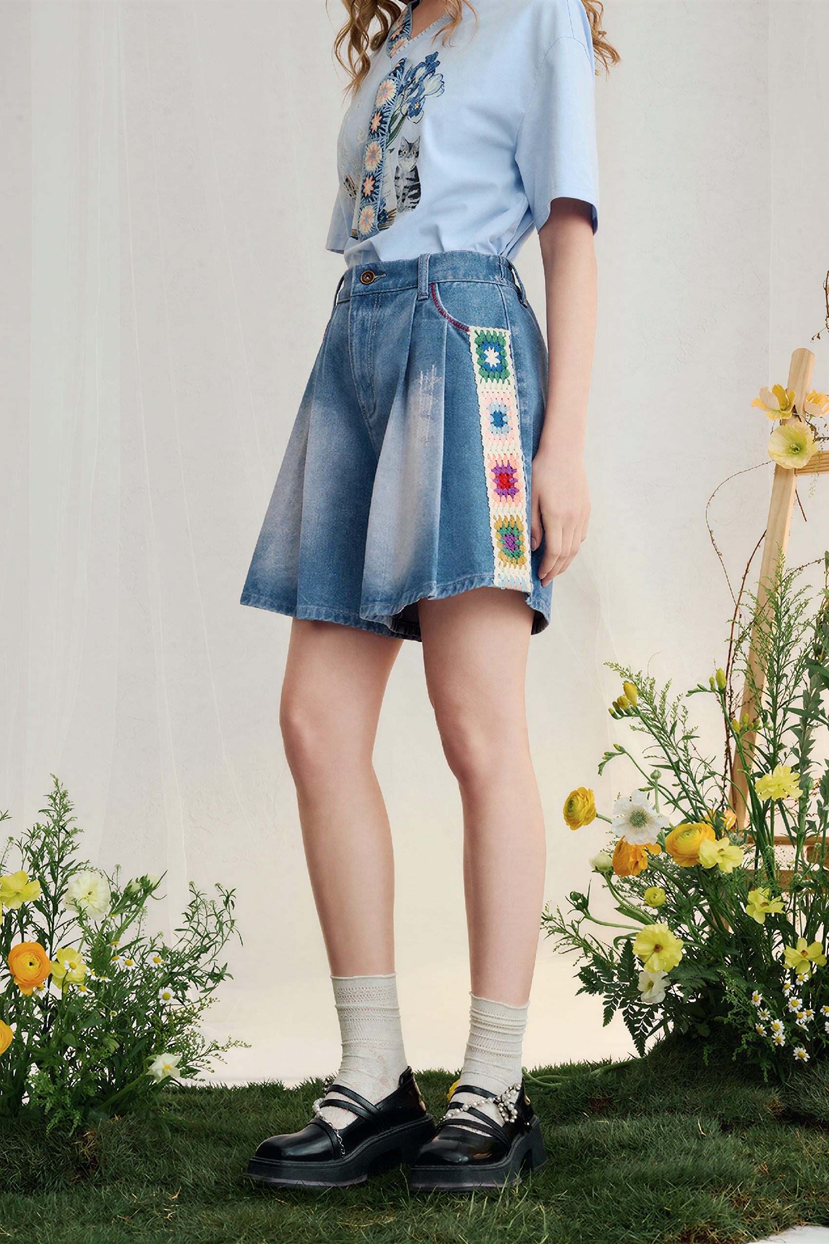 Lightweight High-Waisted Wide-Leg Jeans