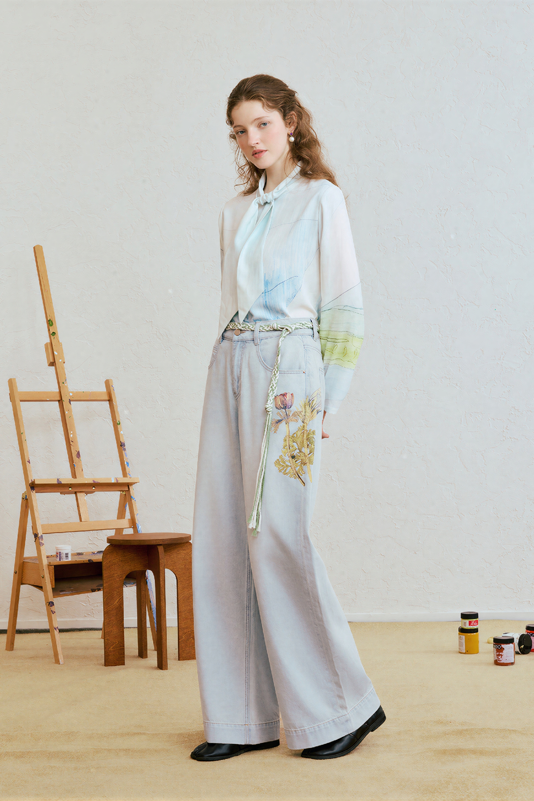 Light Wash Printed Wide-Leg Jeans