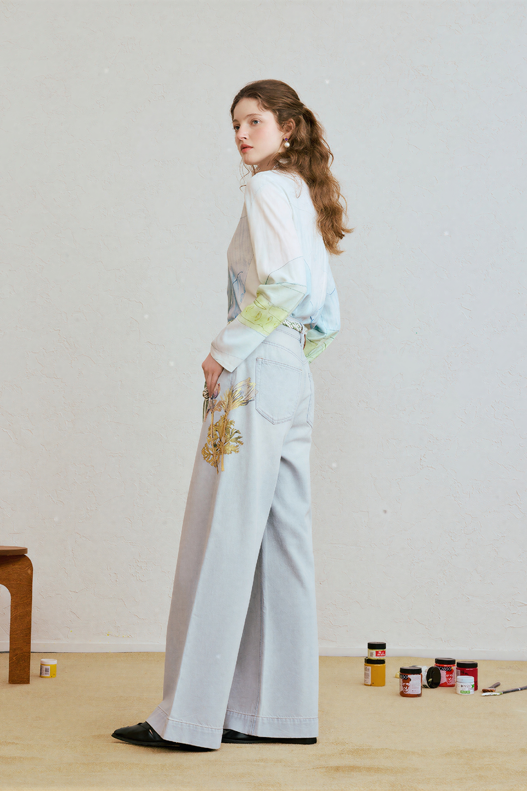 Light Wash Printed Wide-Leg Jeans