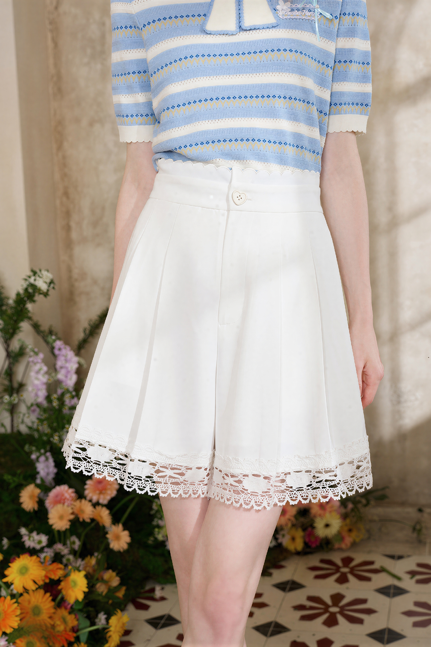 White A-Line Lace Detail Shorts