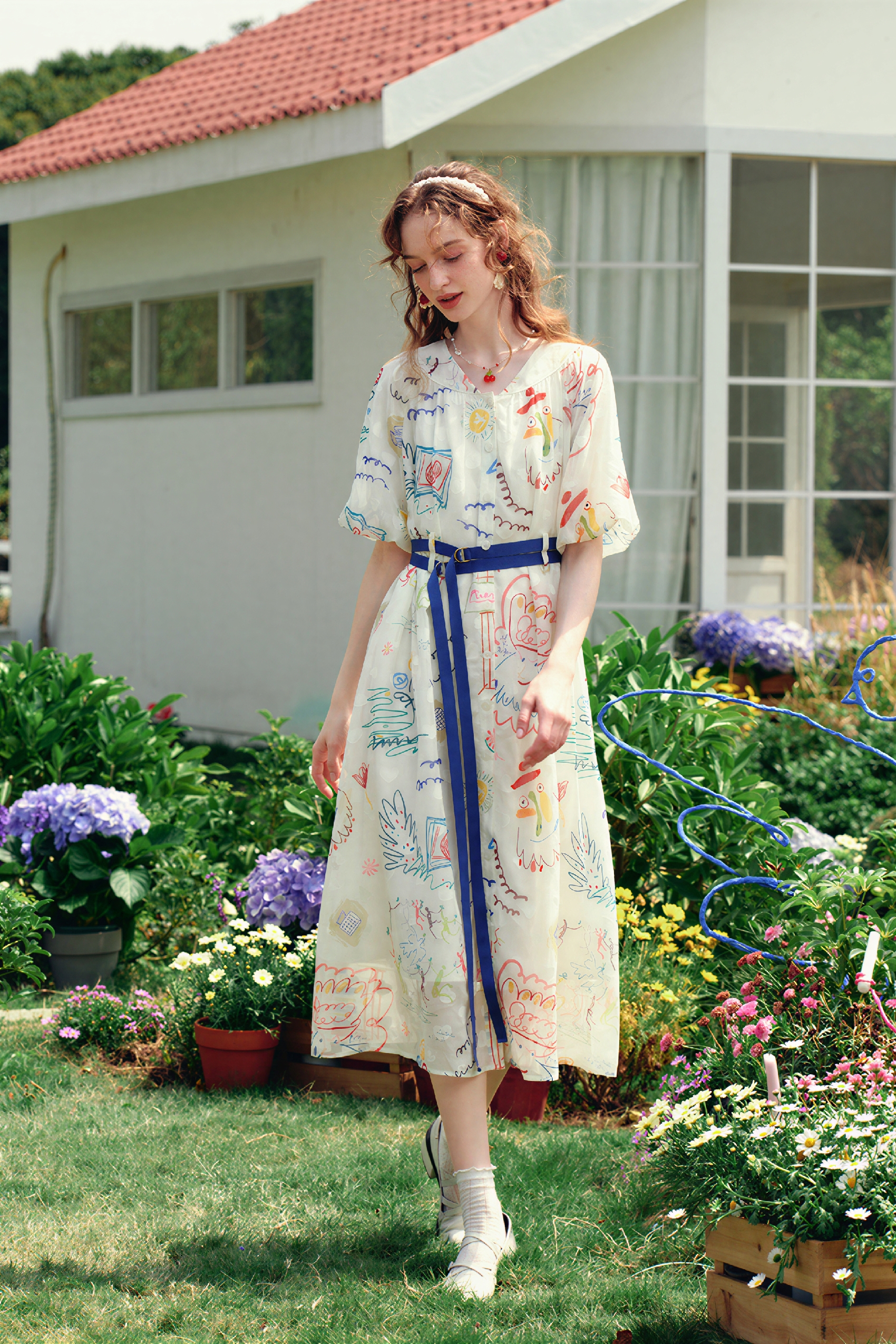 Waist-Defining Short-Sleeve Slimming Dress