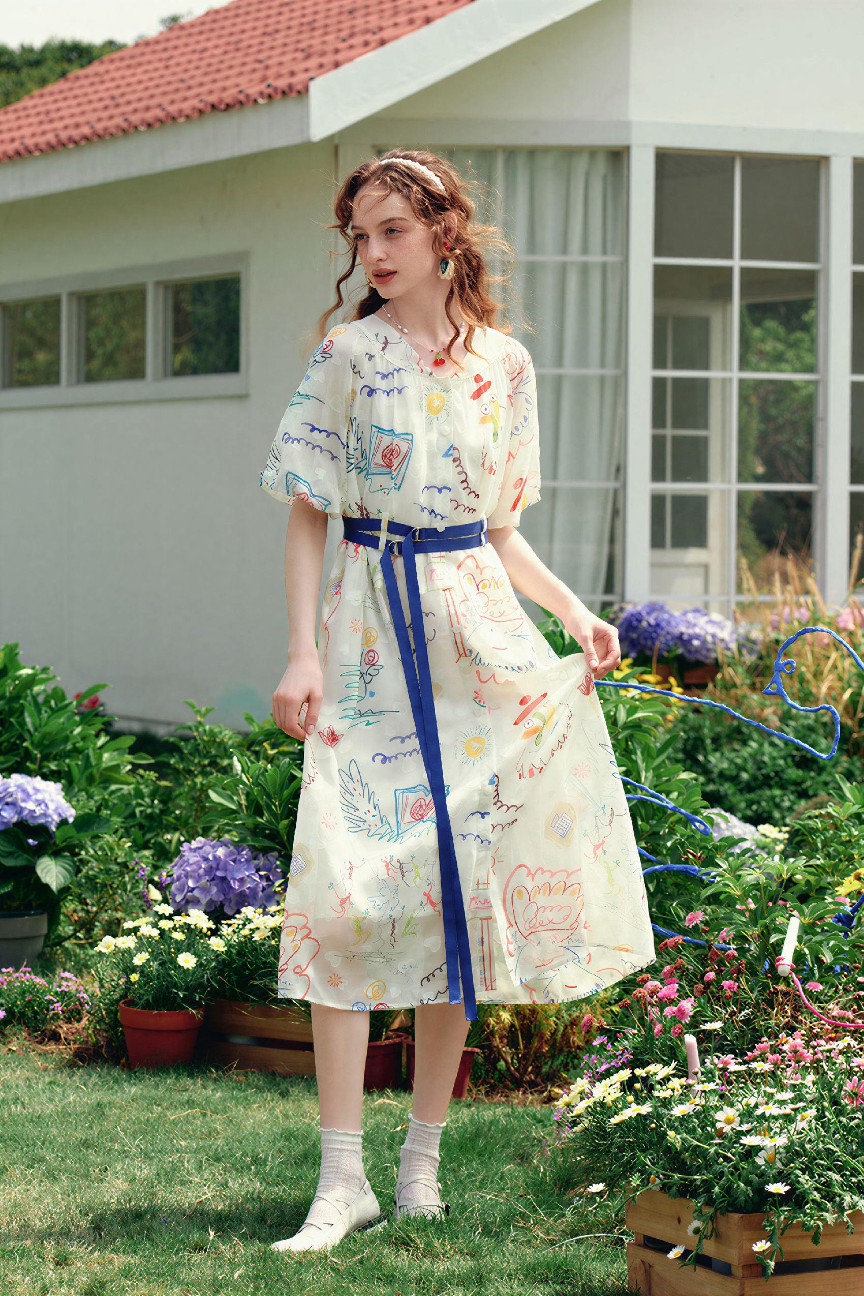 Waist-Defining Short-Sleeve Slimming Dress