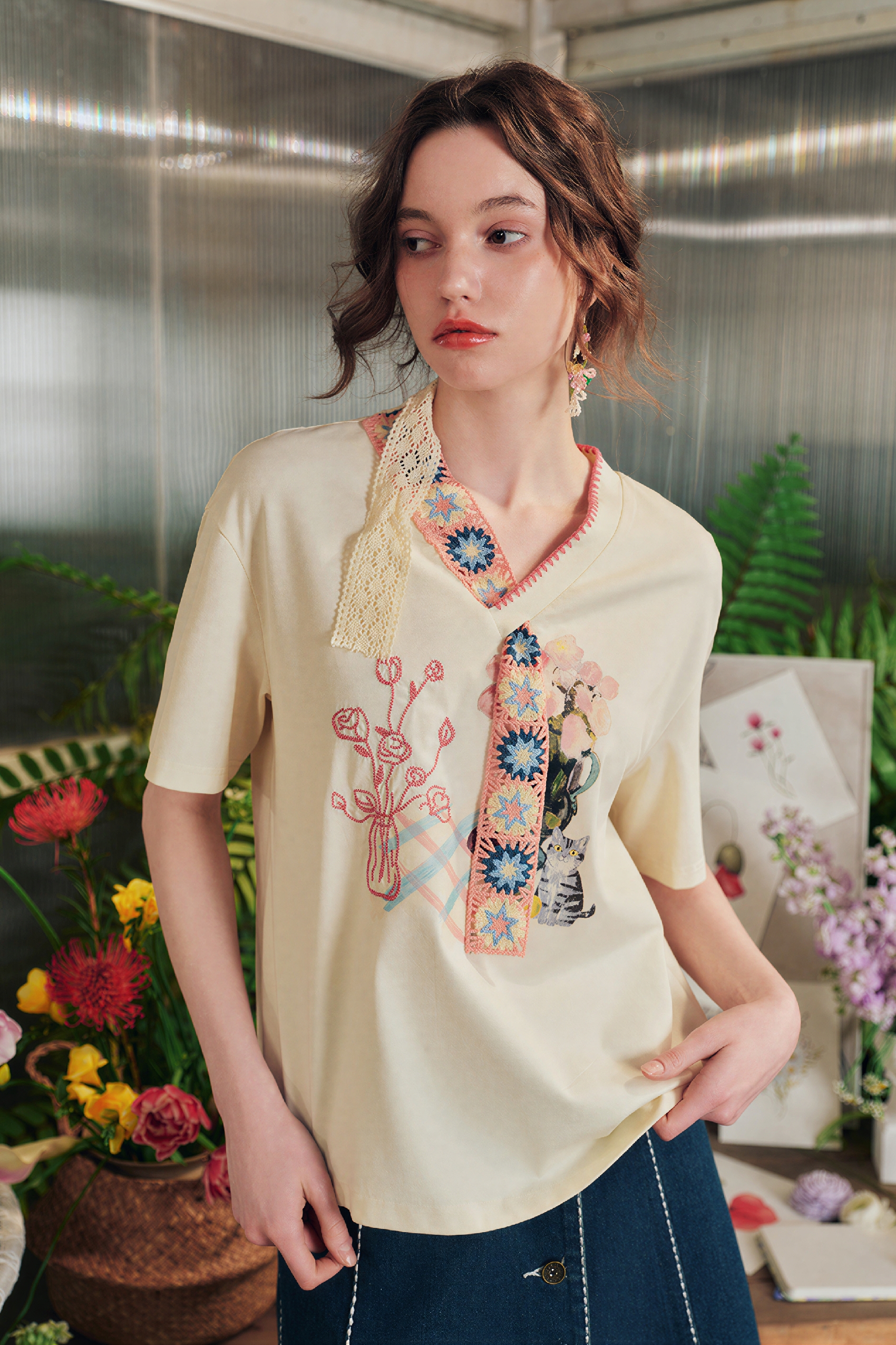 Designer Small V-Neck Relaxed T-Shirt | LYONSENS Women's Fashion