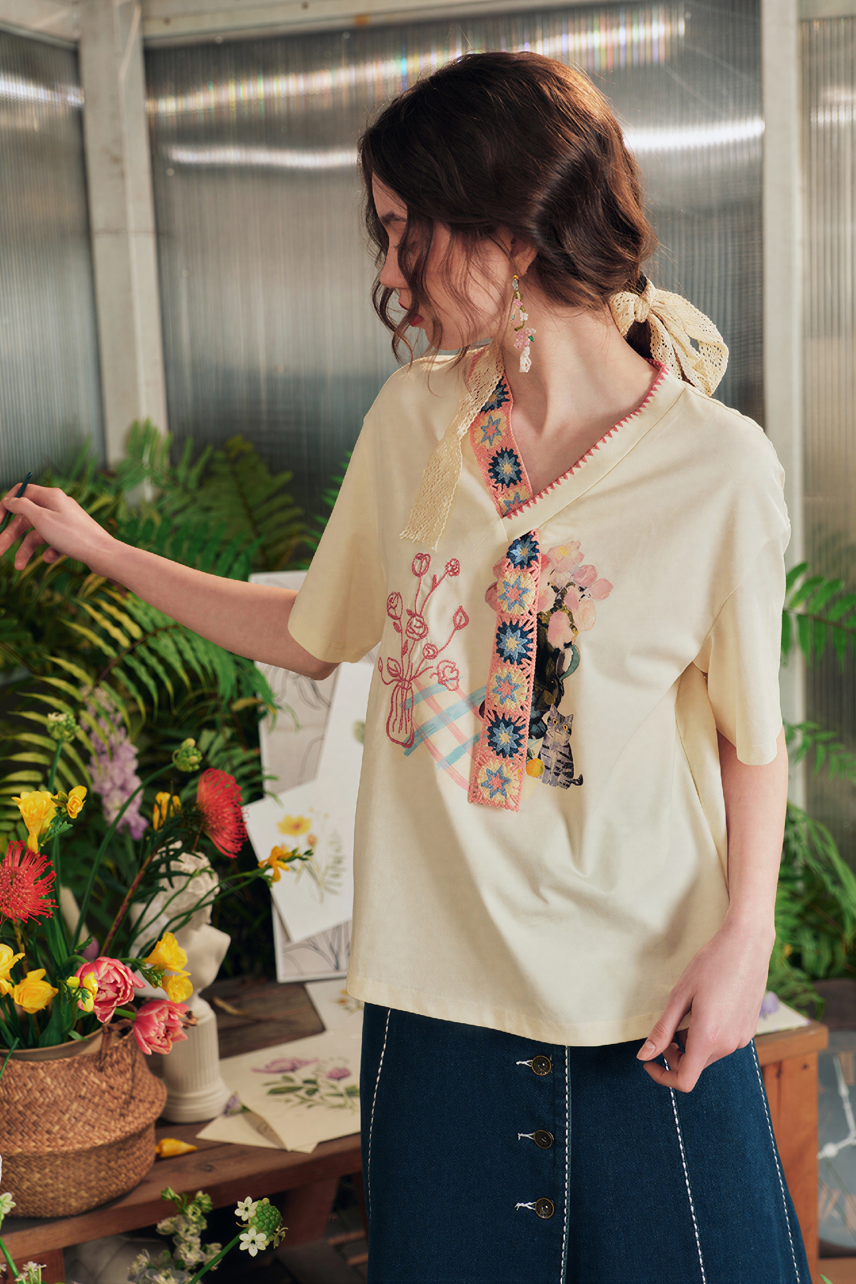 Designer Small V-Neck Relaxed T-Shirt | LYONSENS Women's Fashion