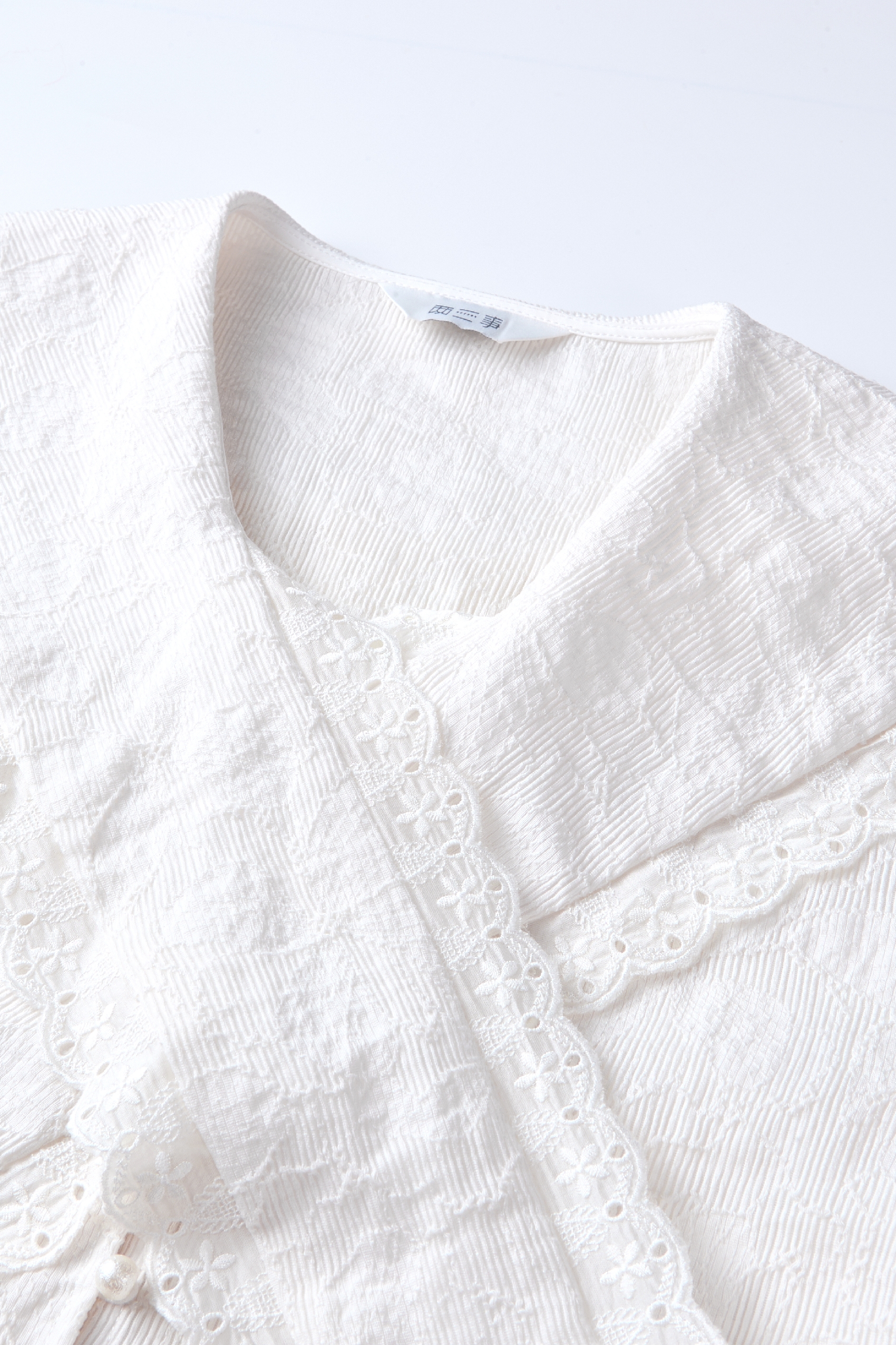 Lace Patchwork Puff-Sleeve Collared Top