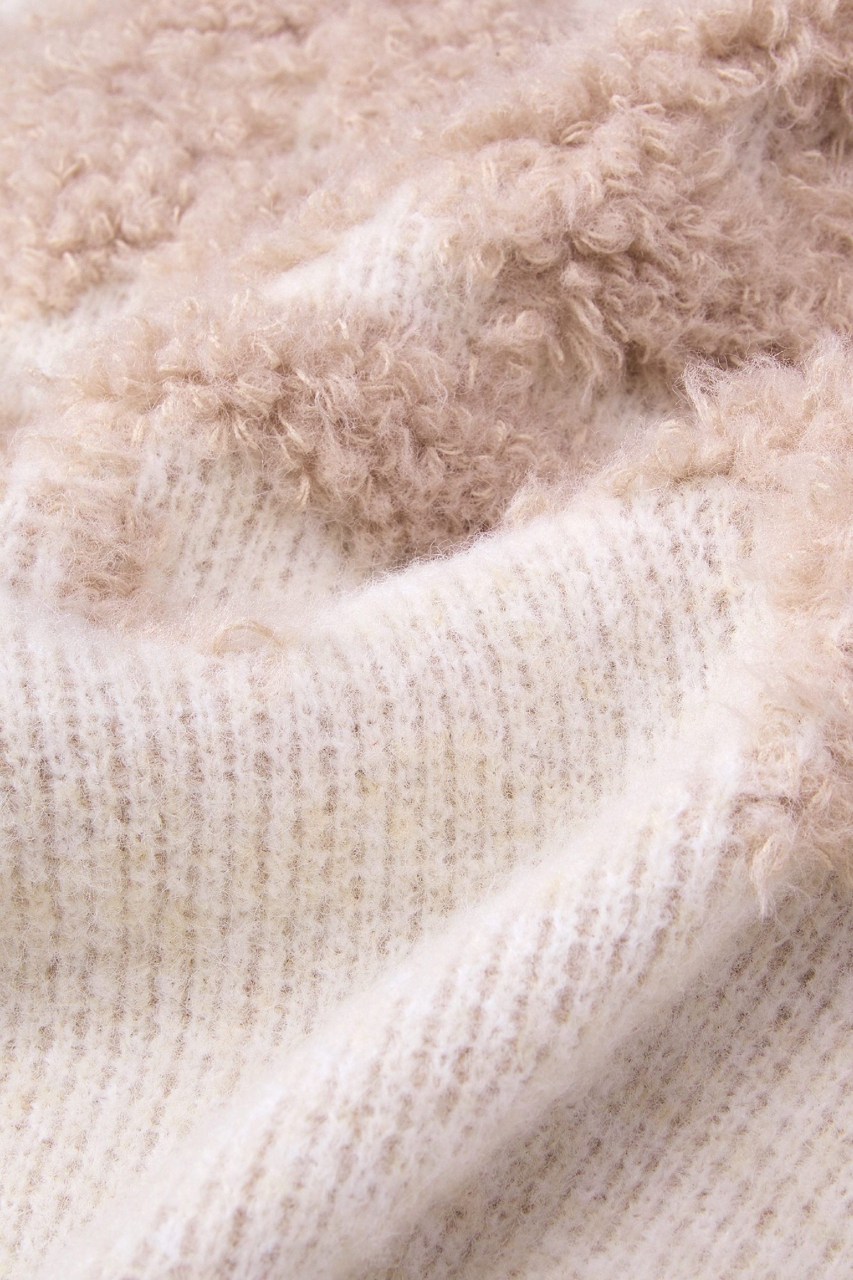 Relaxed-Style Versatile Sweater