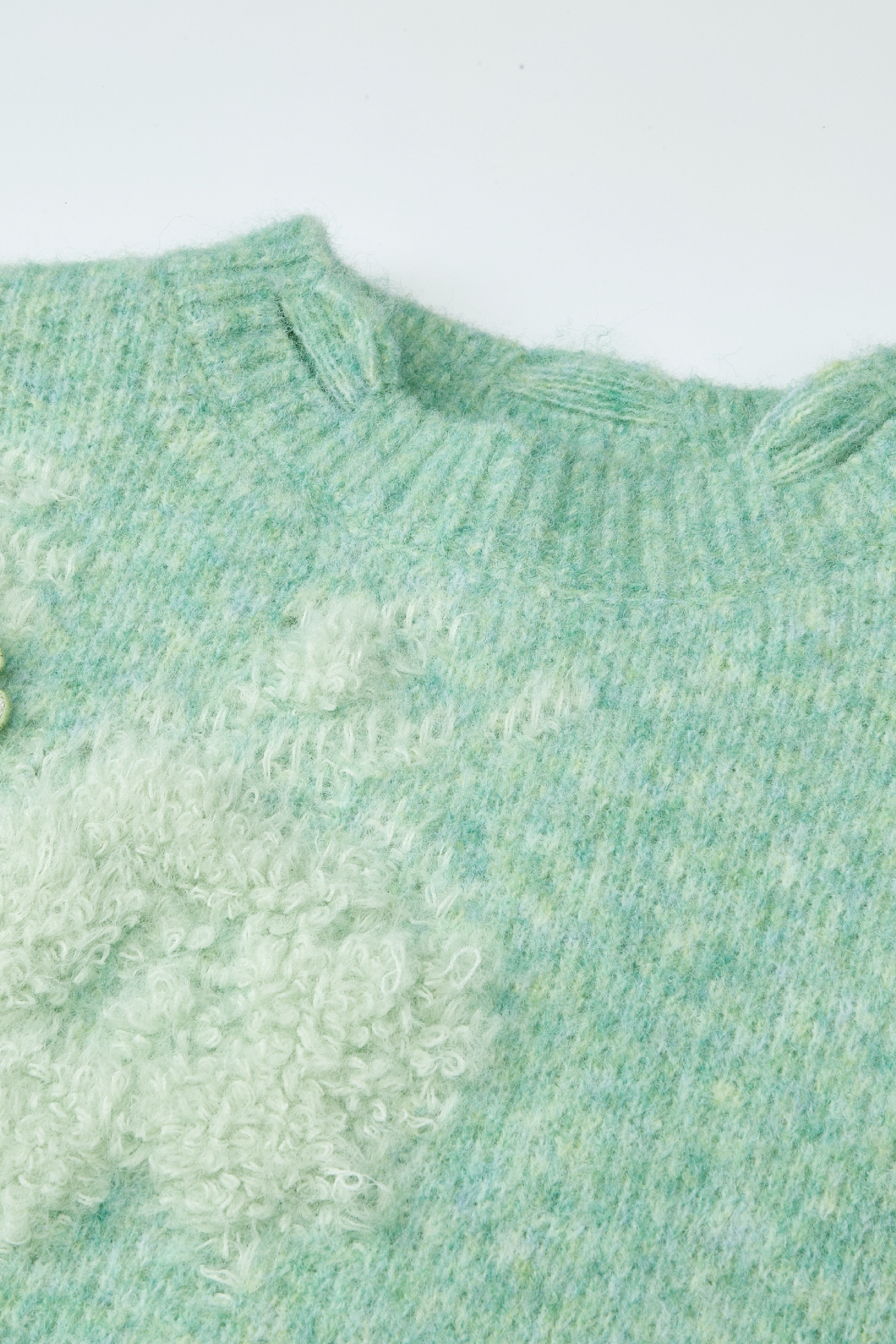 Relaxed-Style Versatile Sweater