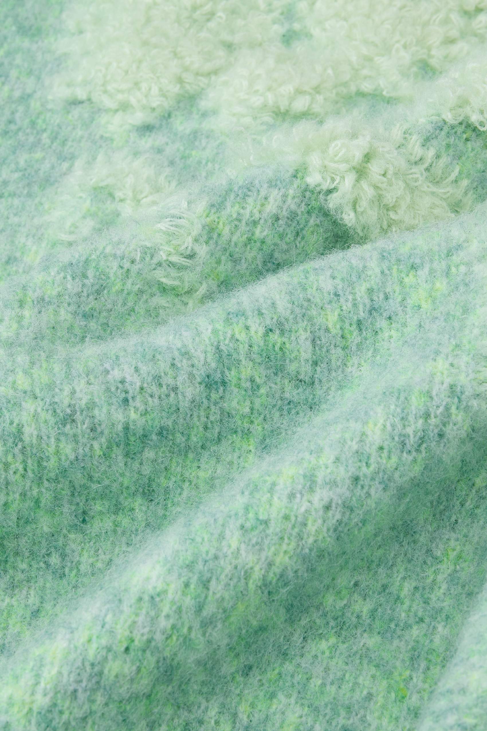 Relaxed-Style Versatile Sweater