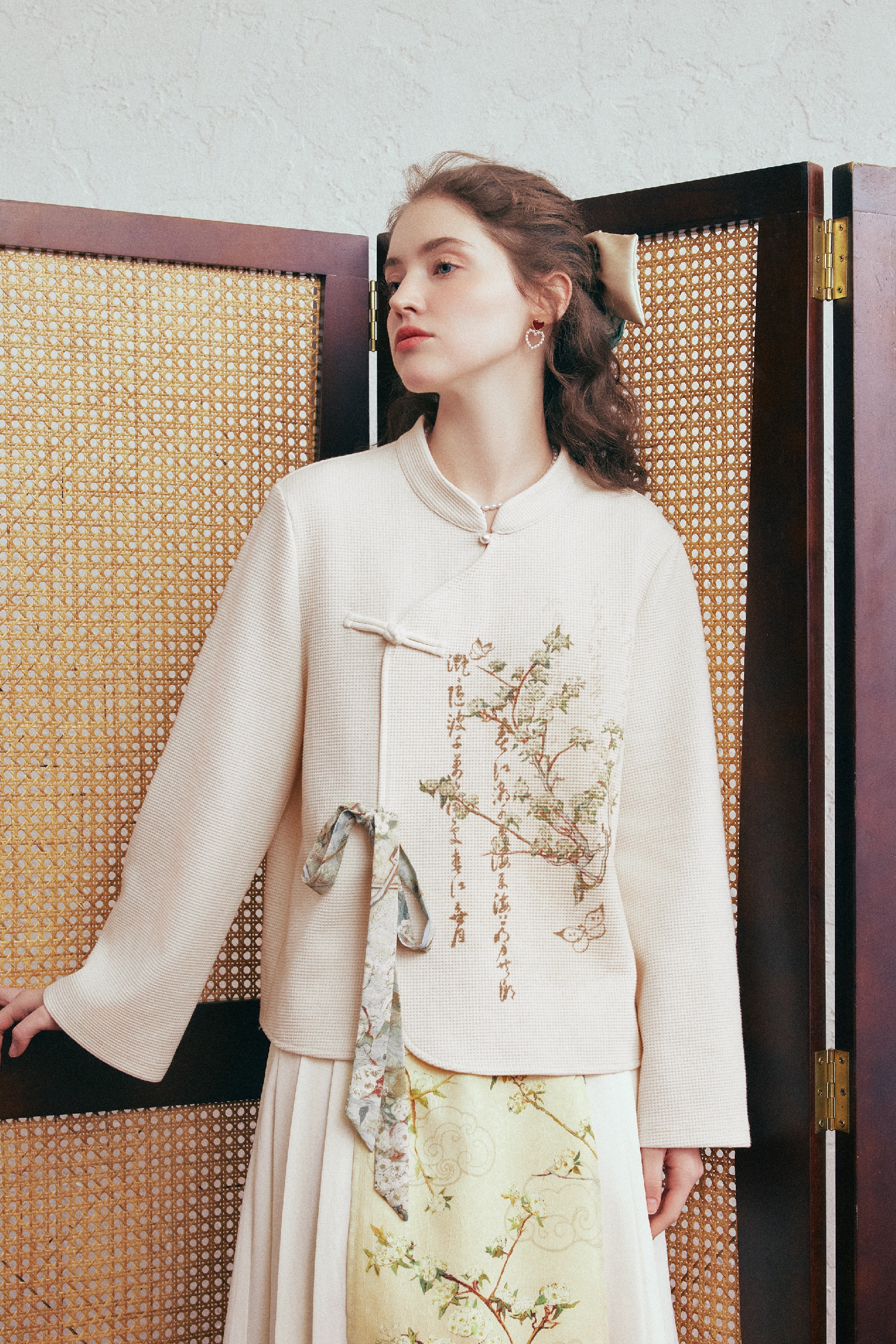 Modern Chinese-Style Frog-Button Cardigan