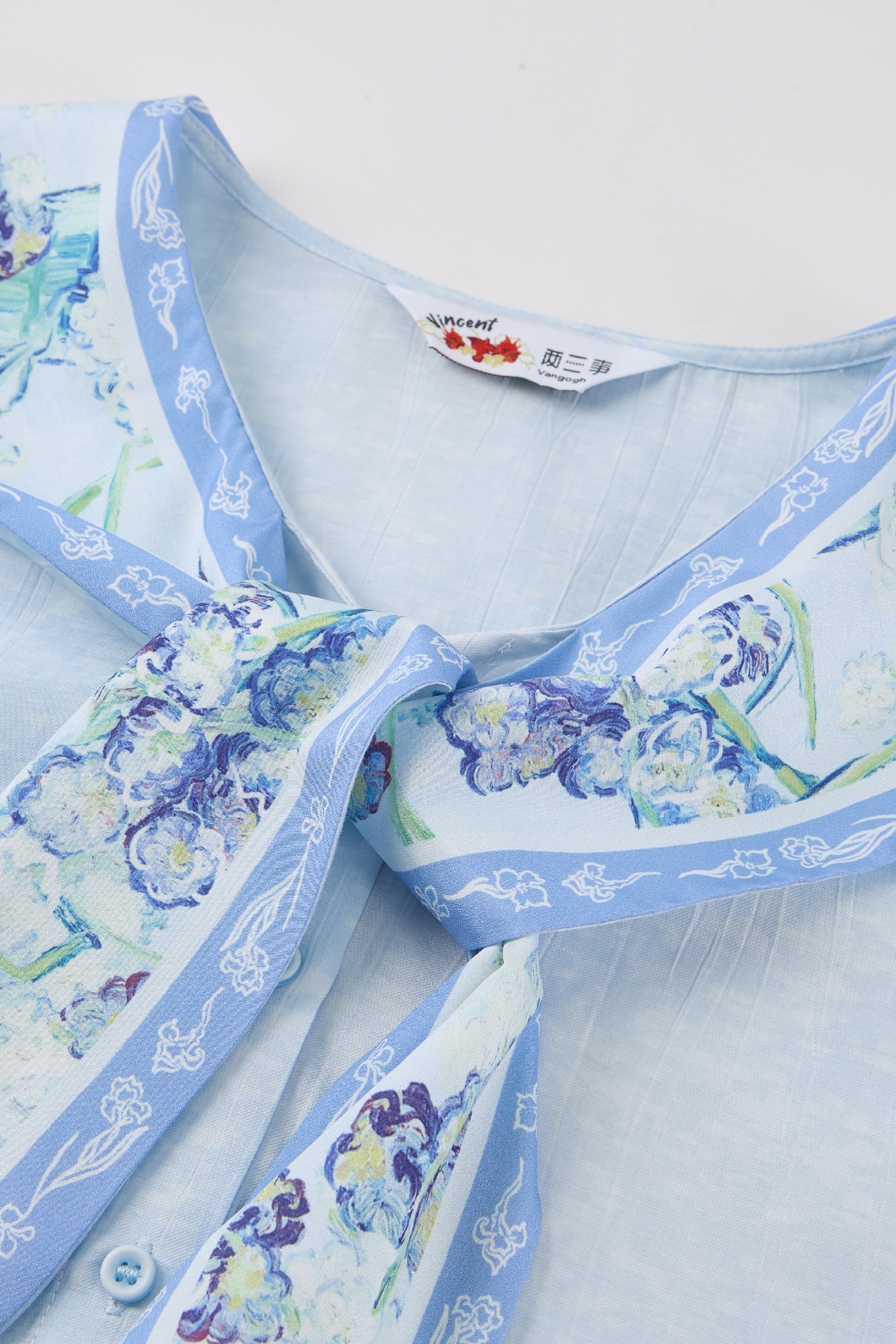 Long‑sleeve Shirt with Scarf Bow Decoration-LYONSENS