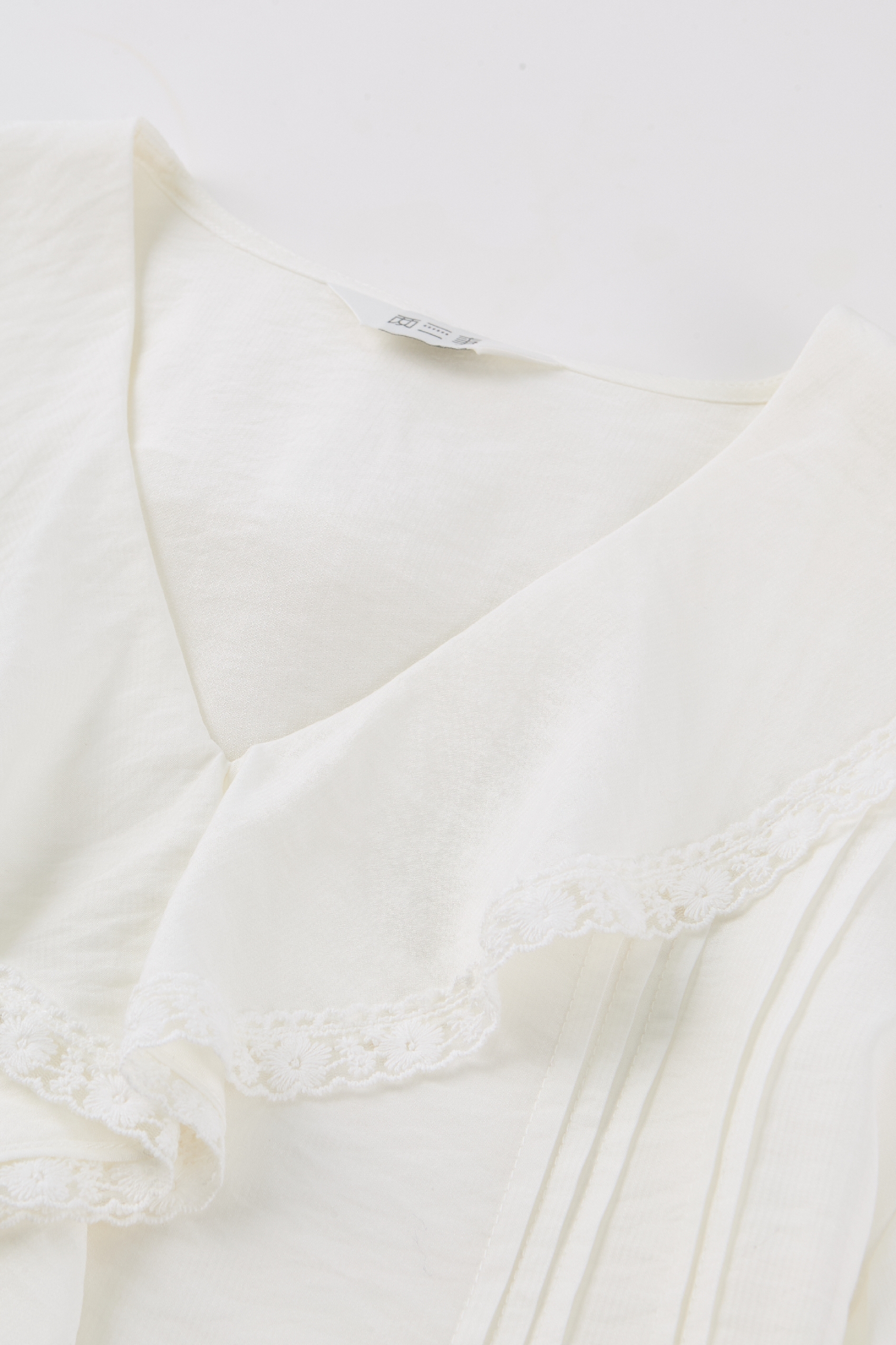 White Pintuck Ruffle Blouse with Lace Trim-LYONSENS