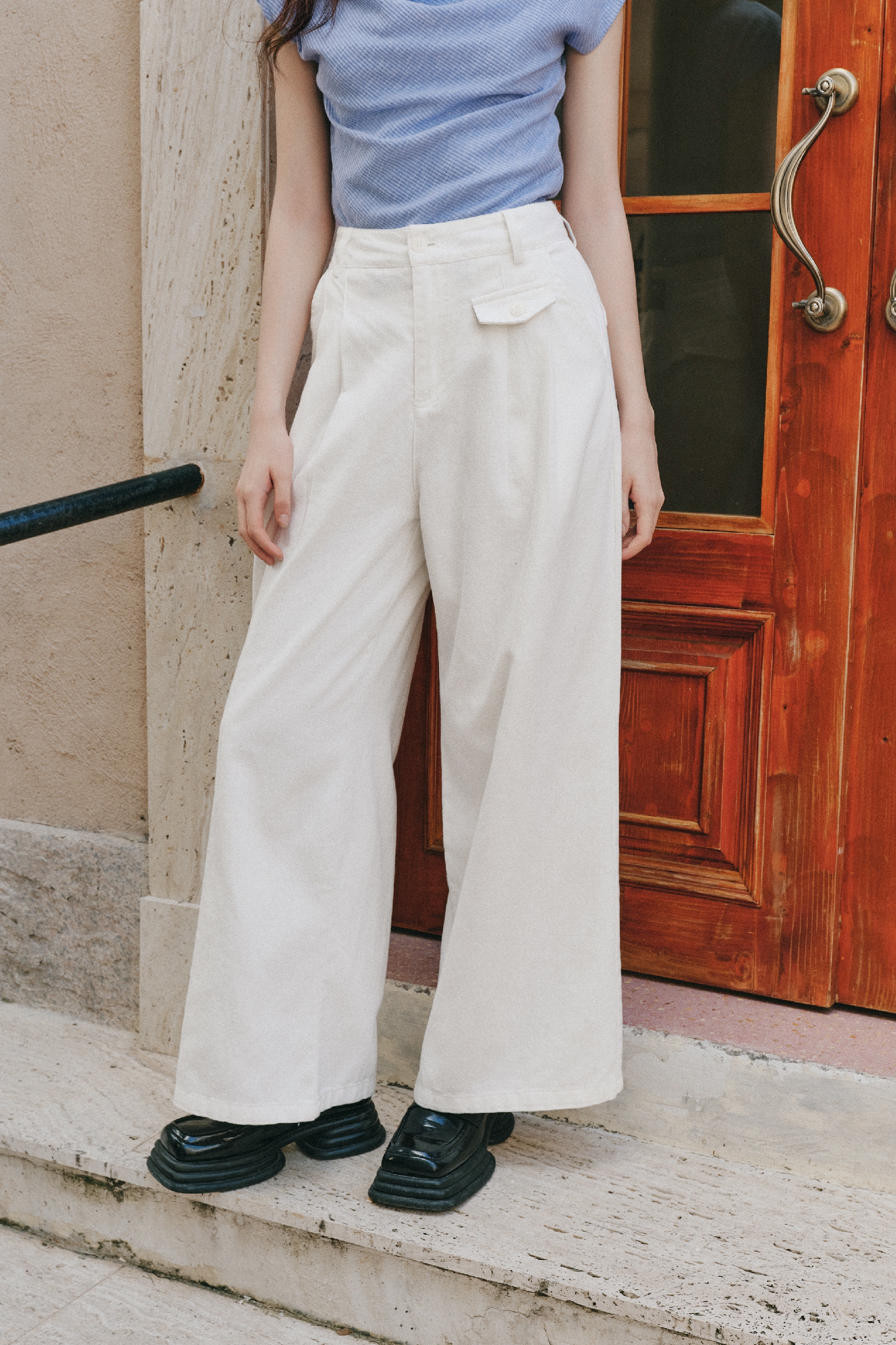 High Waist Jeans With Pockets