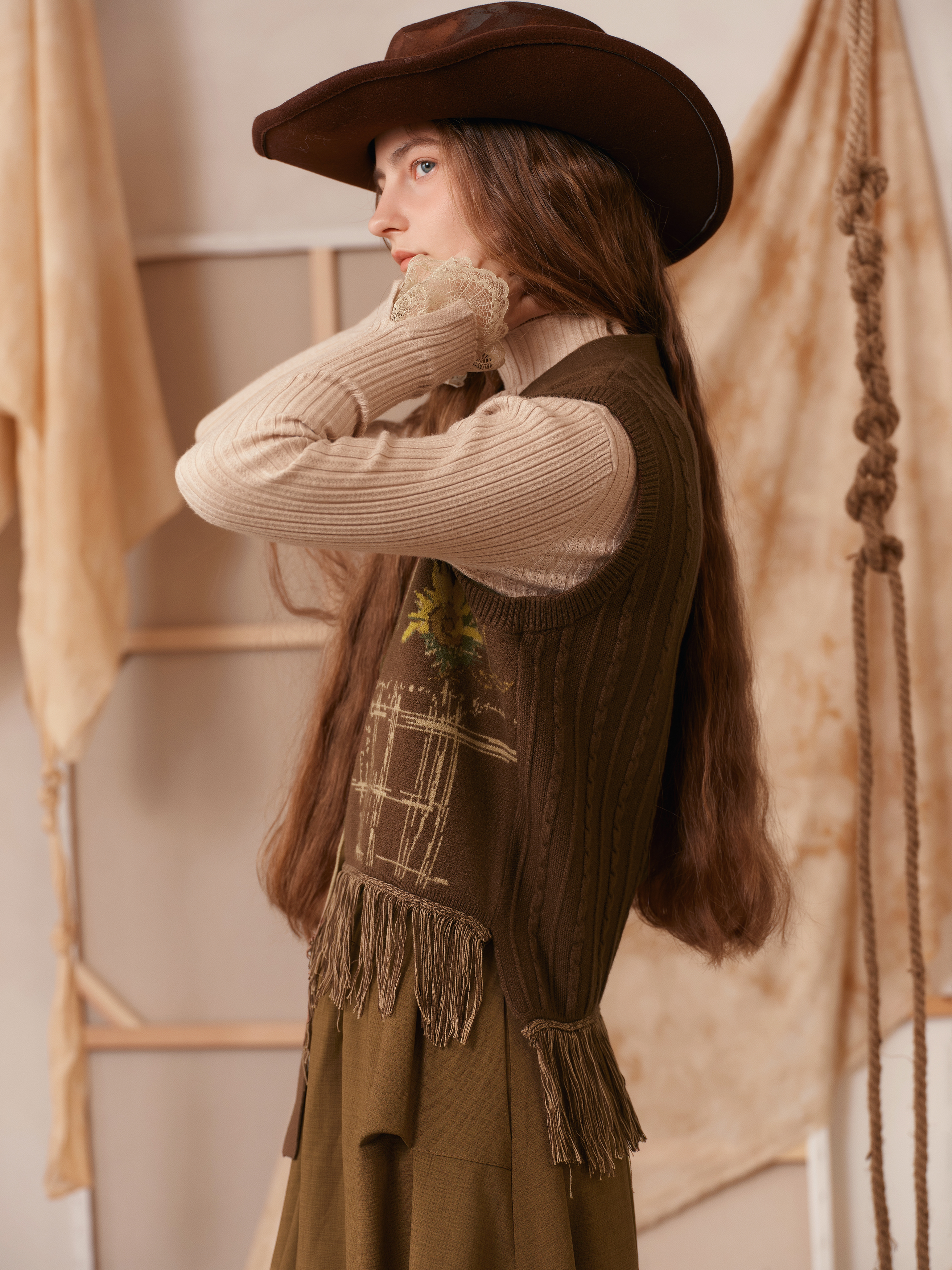 Chinese-Style Text Fringe V-Neck Vest