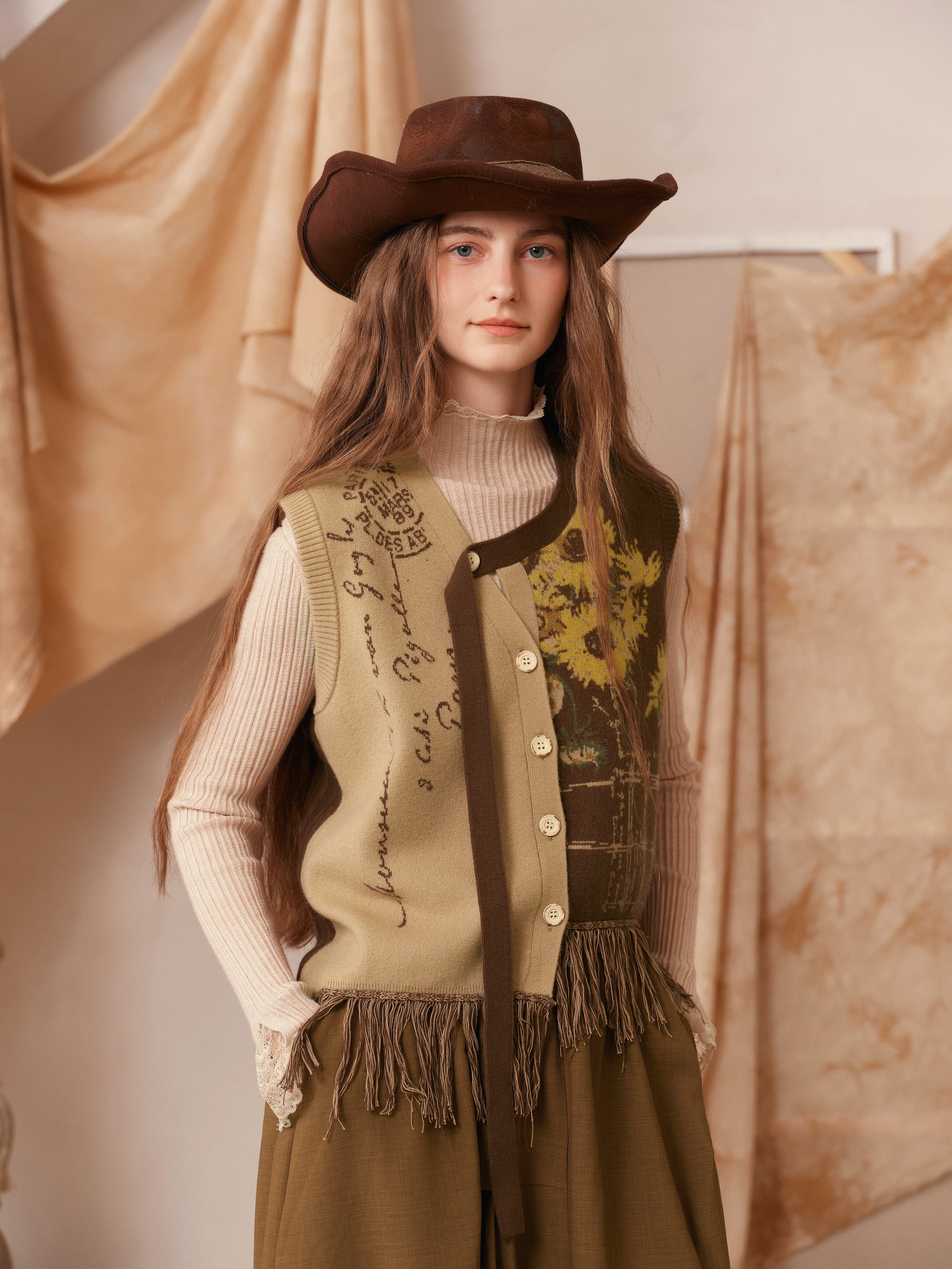 Chinese-Style Text Fringe V-Neck Vest