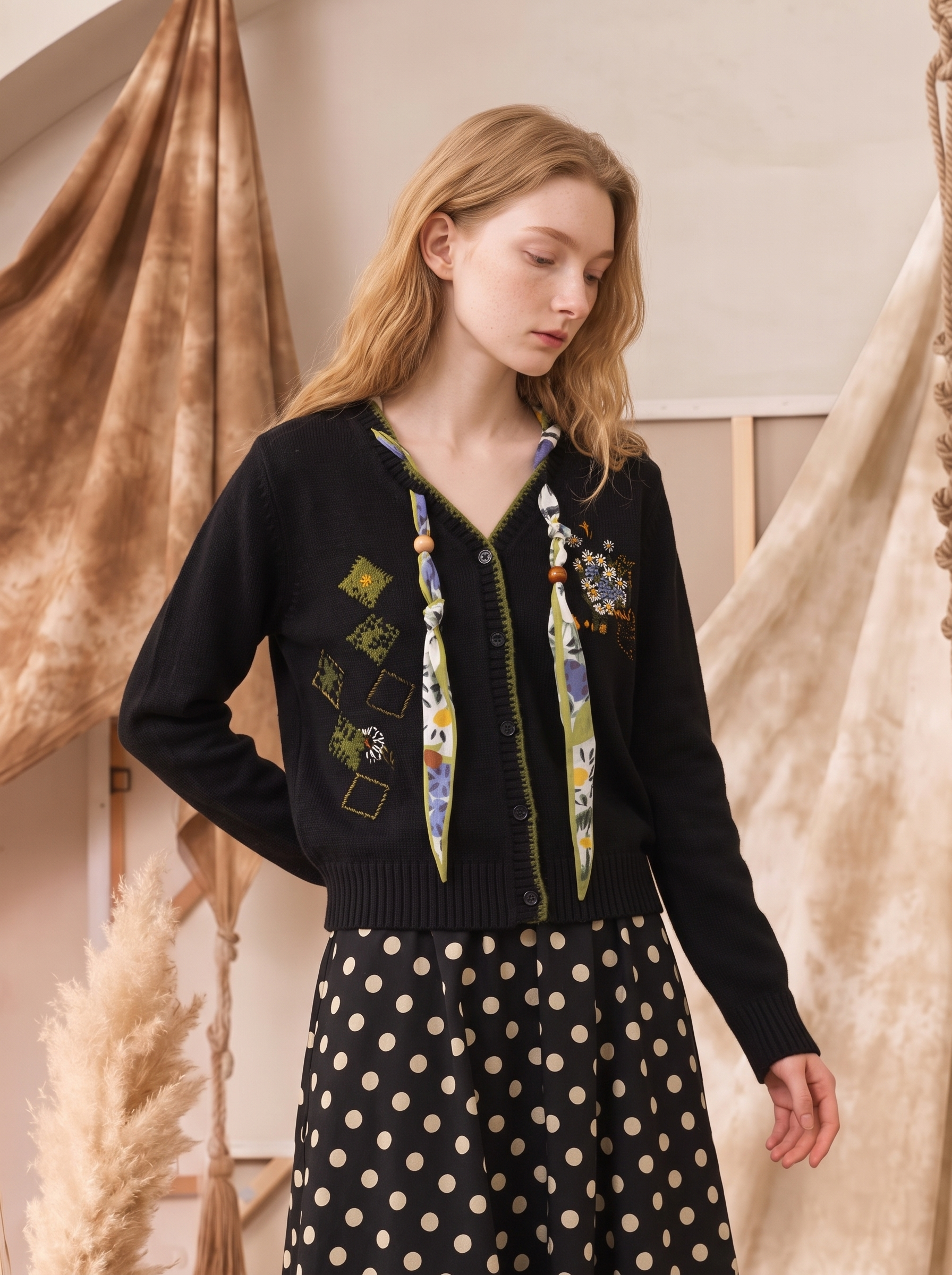 Black V-Neck Botanical Print Knit Cardigan
