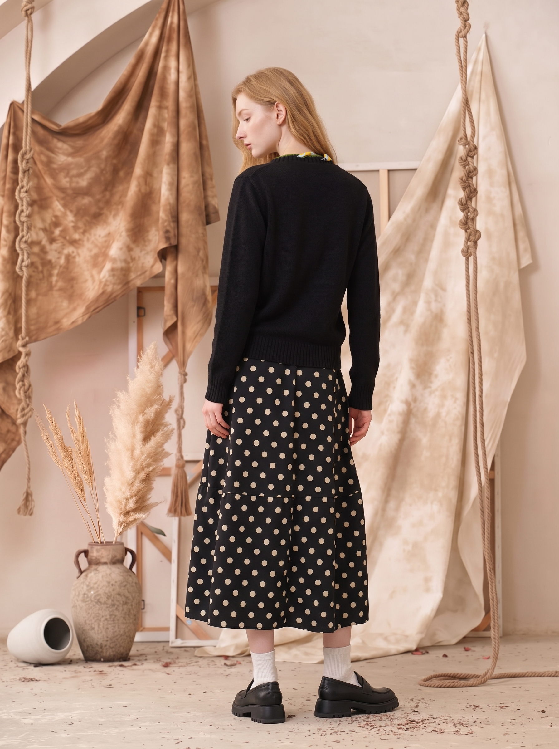 Black V-Neck Botanical Print Knit Cardigan