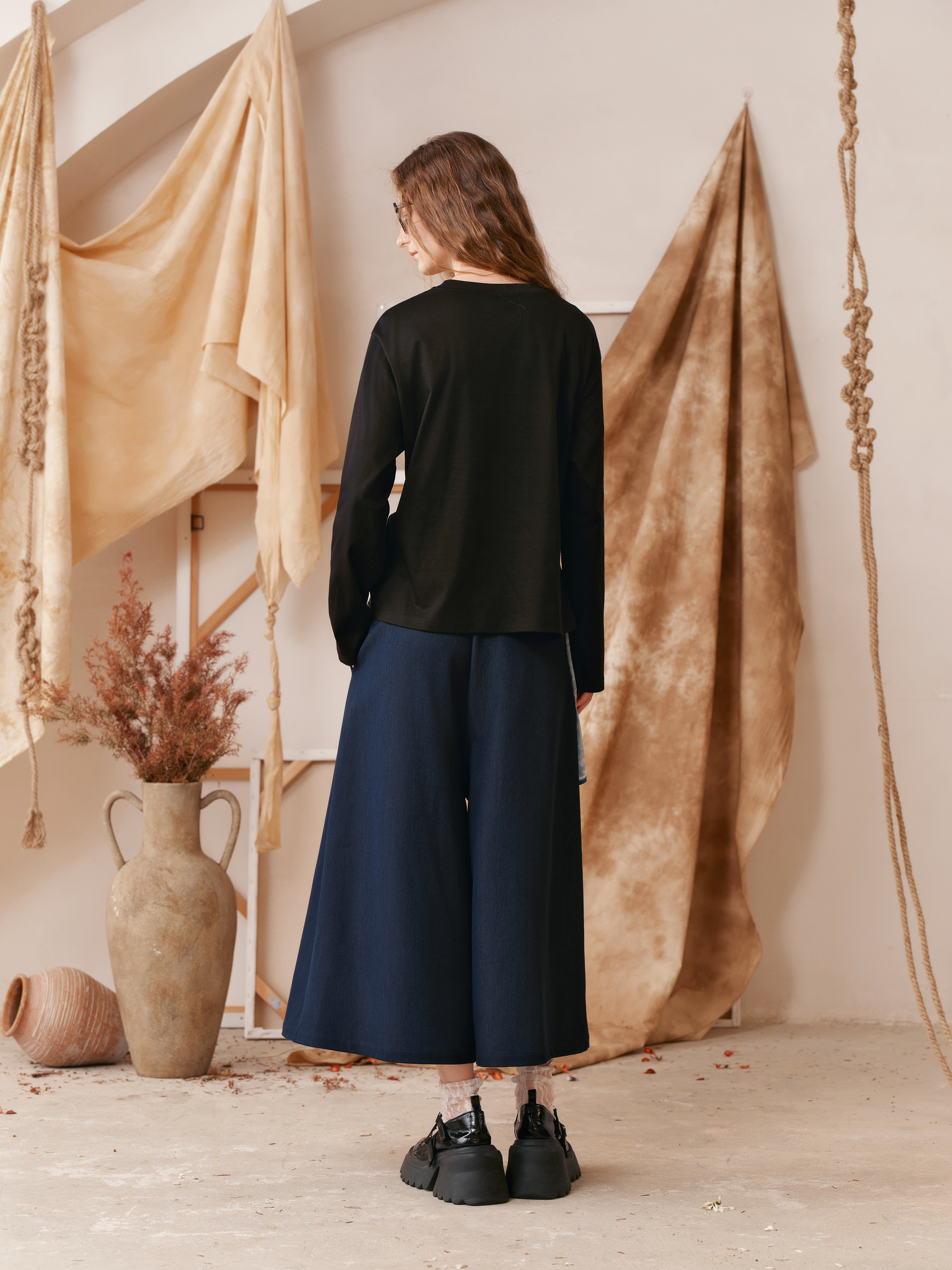 Minimal Basic Crew Neck Slim-Fit Long Sleeve T-Shirt