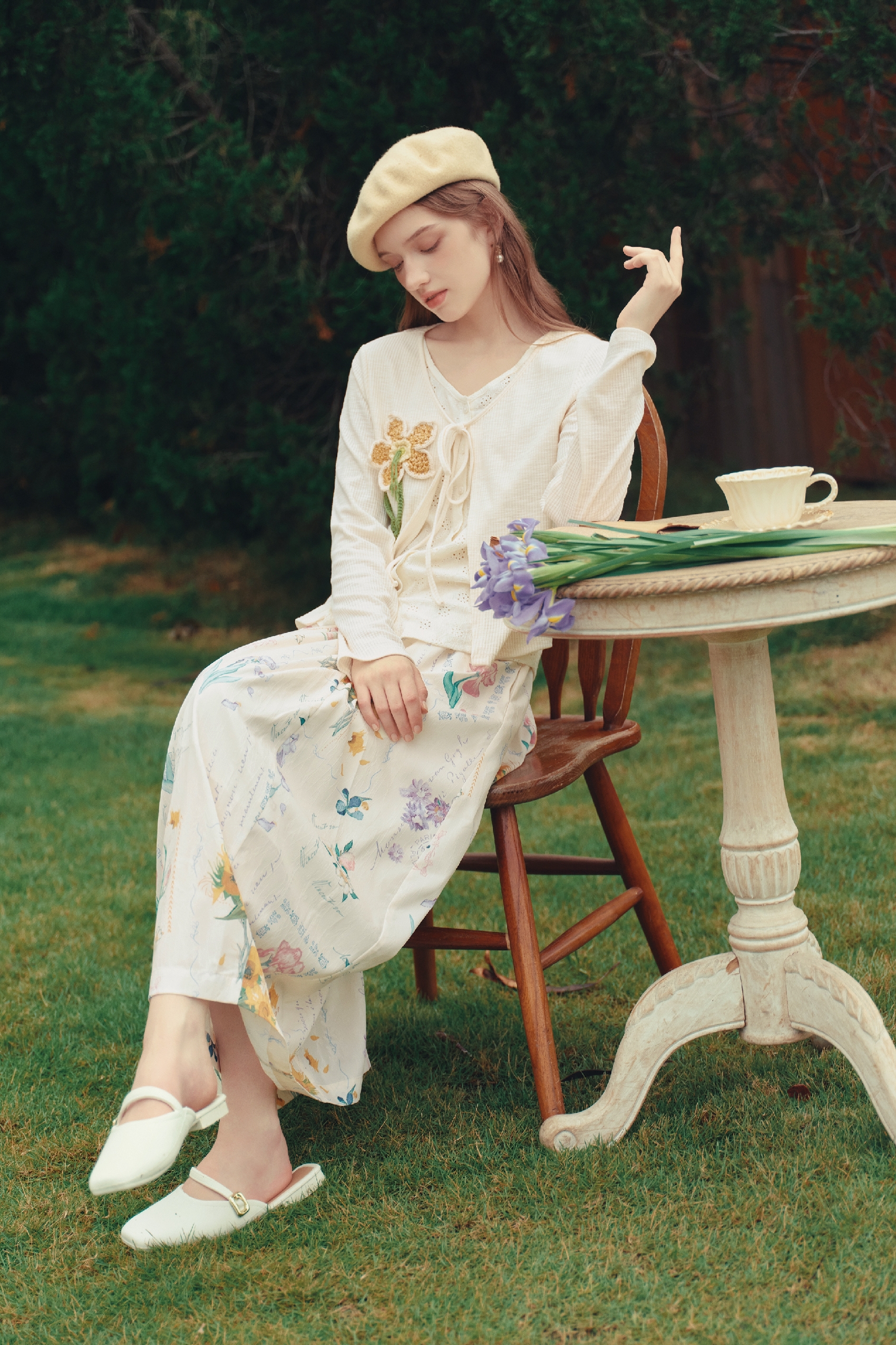 Floral‑embroidered Long‑sleeve Top-LYONSENS