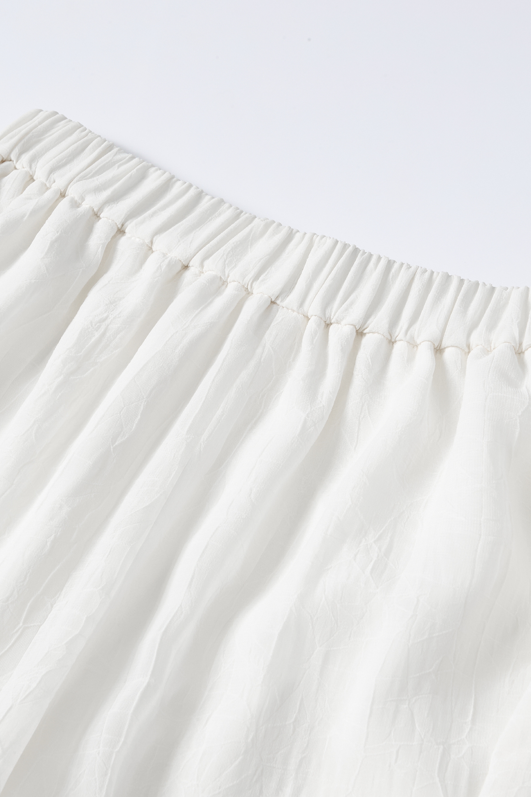 Minimal Loose Fit Pants