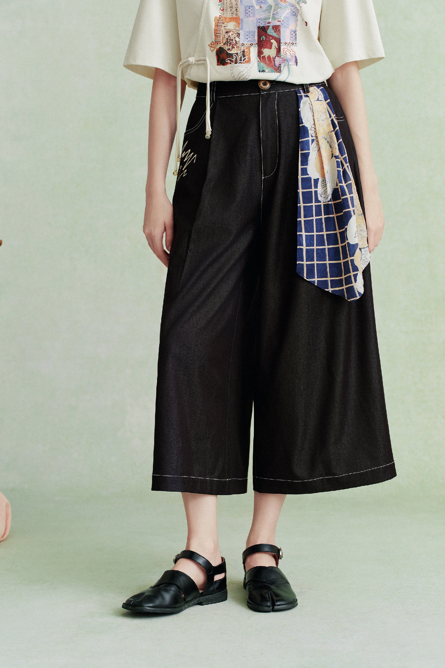 High-Waisted Printed Cropped Pants-LYONSENS