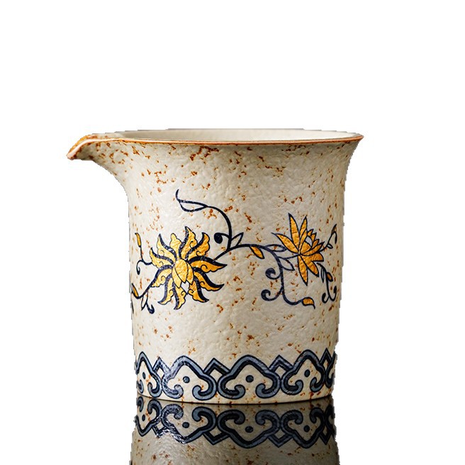 TEAGIFT Blue and White Porcelain Firestone Red Fair Cup – Gold-Outlined Ceramic Tea Divider, High-End Tea Ceremony Accessory for Home Kung Fu Tea Set