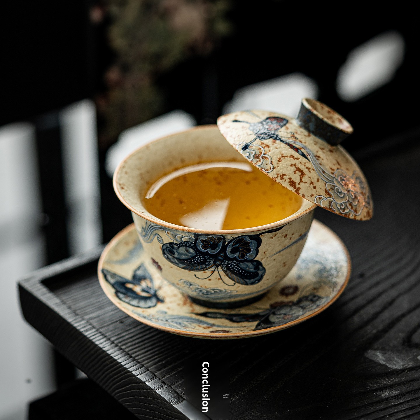 Blue and White Porcelain with Firestone Red Gaiwan (Lidded Tea Bowl) – Traditional Chinese Tea Brewing Vessel, Premium Single Serving Tea Cup with Lid, Exquisite Gift for Tea Enthusiasts