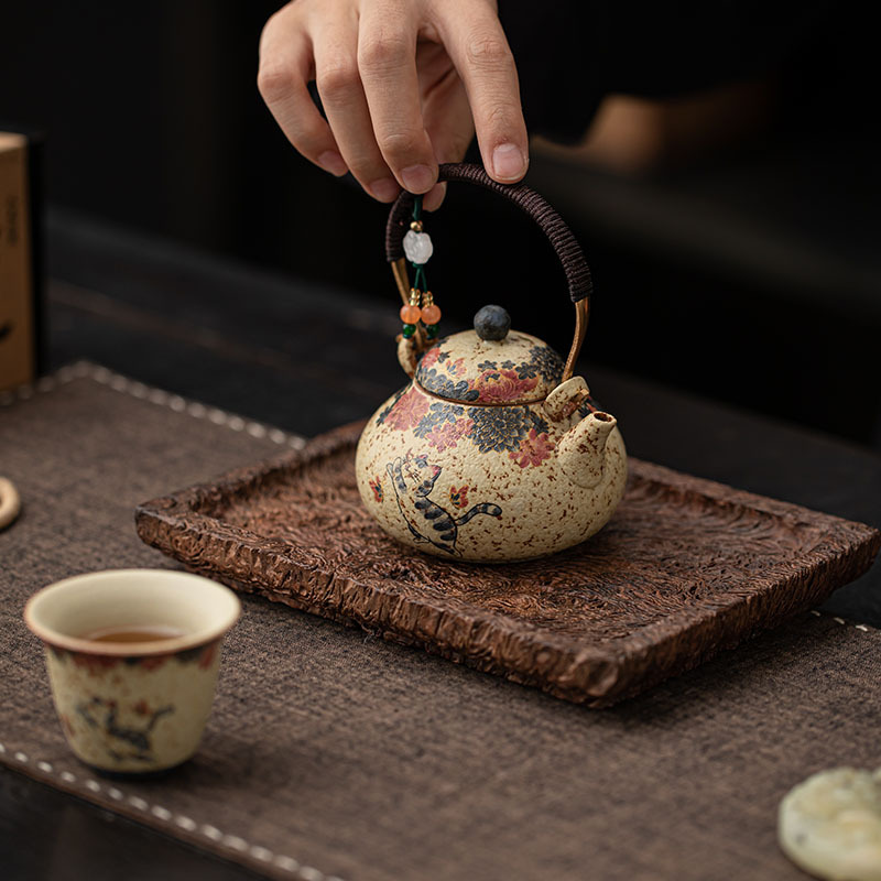 Heat-Resistant Pear-Shaped Beam Teapot - Blue and White Fire Stone Red Kitten Pattern Ceramic Teapot, Traditional Chinese Teapot Perfect as Gift