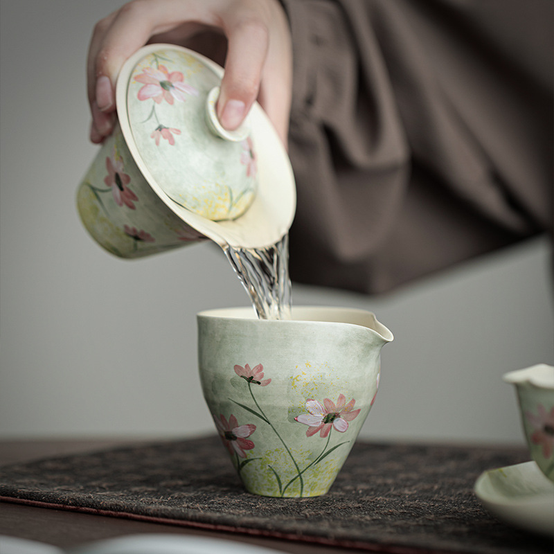 TEAGIFT Hand-Painted Daisy Stoneware Fair Cup – Watercolor Style Tea Sea, Equalizing Cup for Home Kung Fu Tea Ceremony