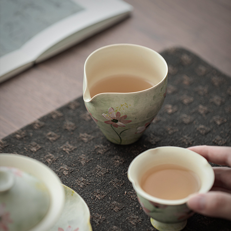 TEAGIFT Hand-Painted Daisy Stoneware Fair Cup – Watercolor Style Tea Sea, Equalizing Cup for Home Kung Fu Tea Ceremony