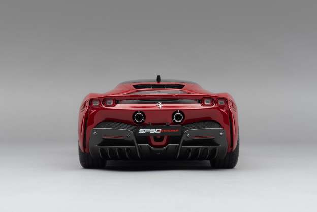 Ferrari SF90 Stradale - The Official Ferrari Magazine Specification