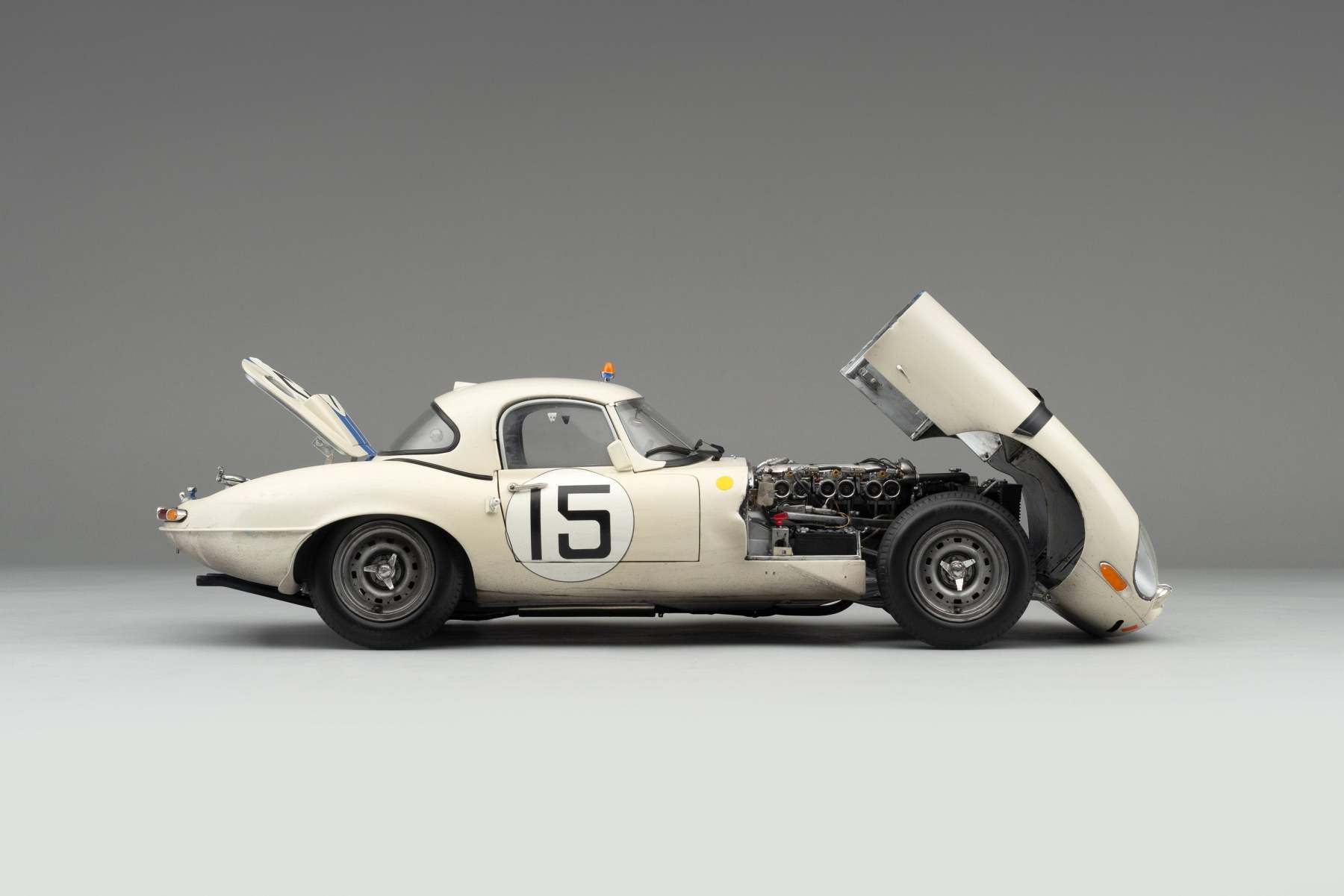 Jaguar Lightweight E-type (LWE) - 1963 Le Mans - Race Weathered