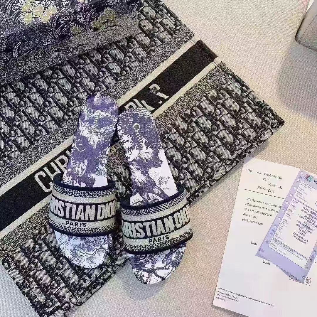 New letter embroidered fashion slippers