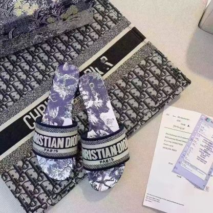 New letter embroidered fashion slippers