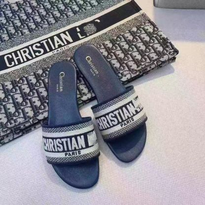 New letter embroidered fashion slippers