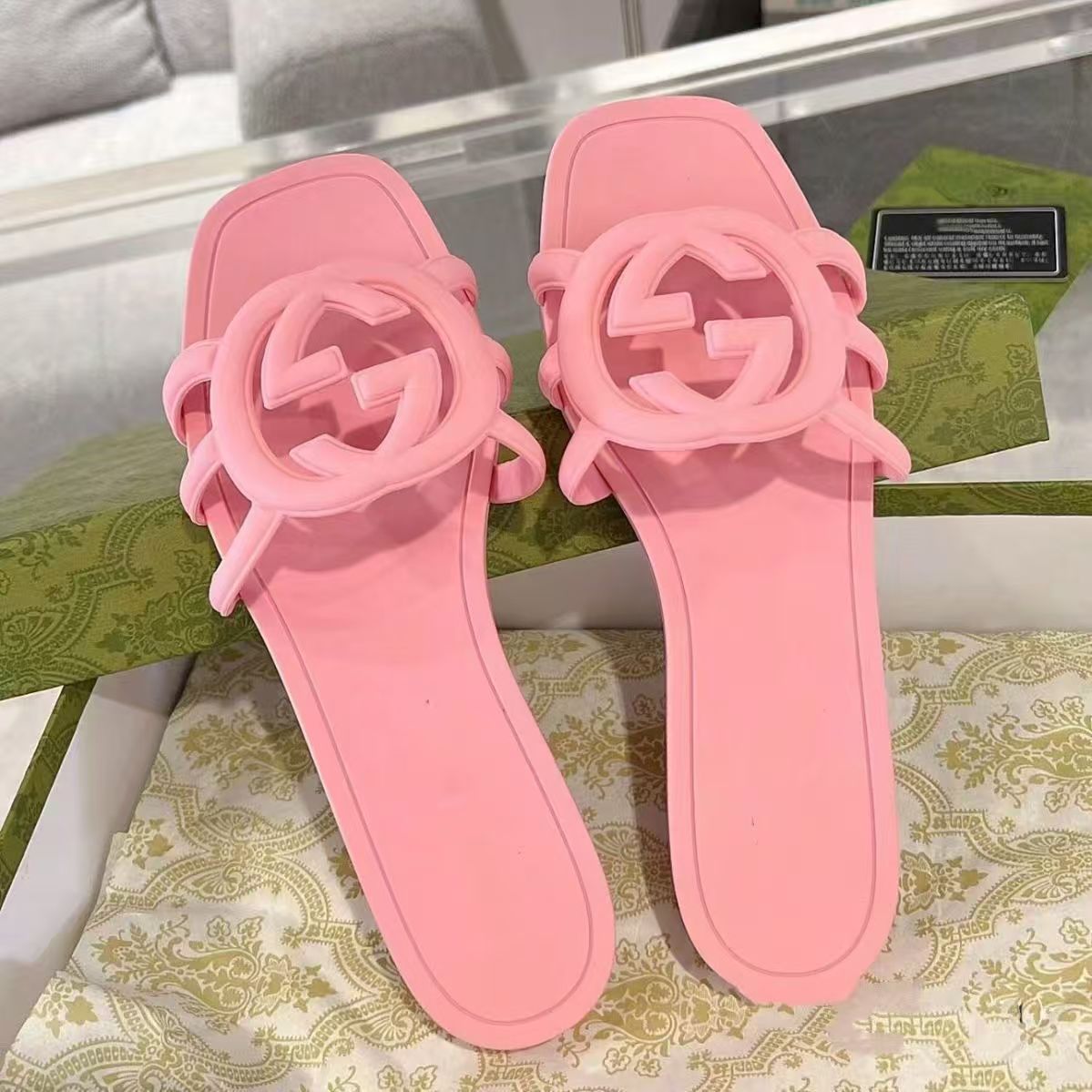 Stylish and casual one-strap non-slip flat sandals
