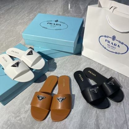 Casual slippers, flat heel, letter print