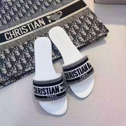 New letter embroidered fashion slippers