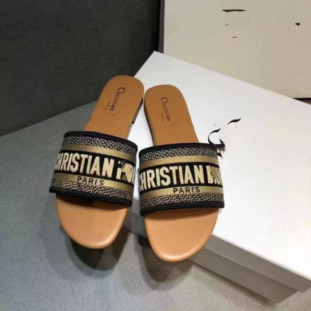New letter embroidered fashion slippers